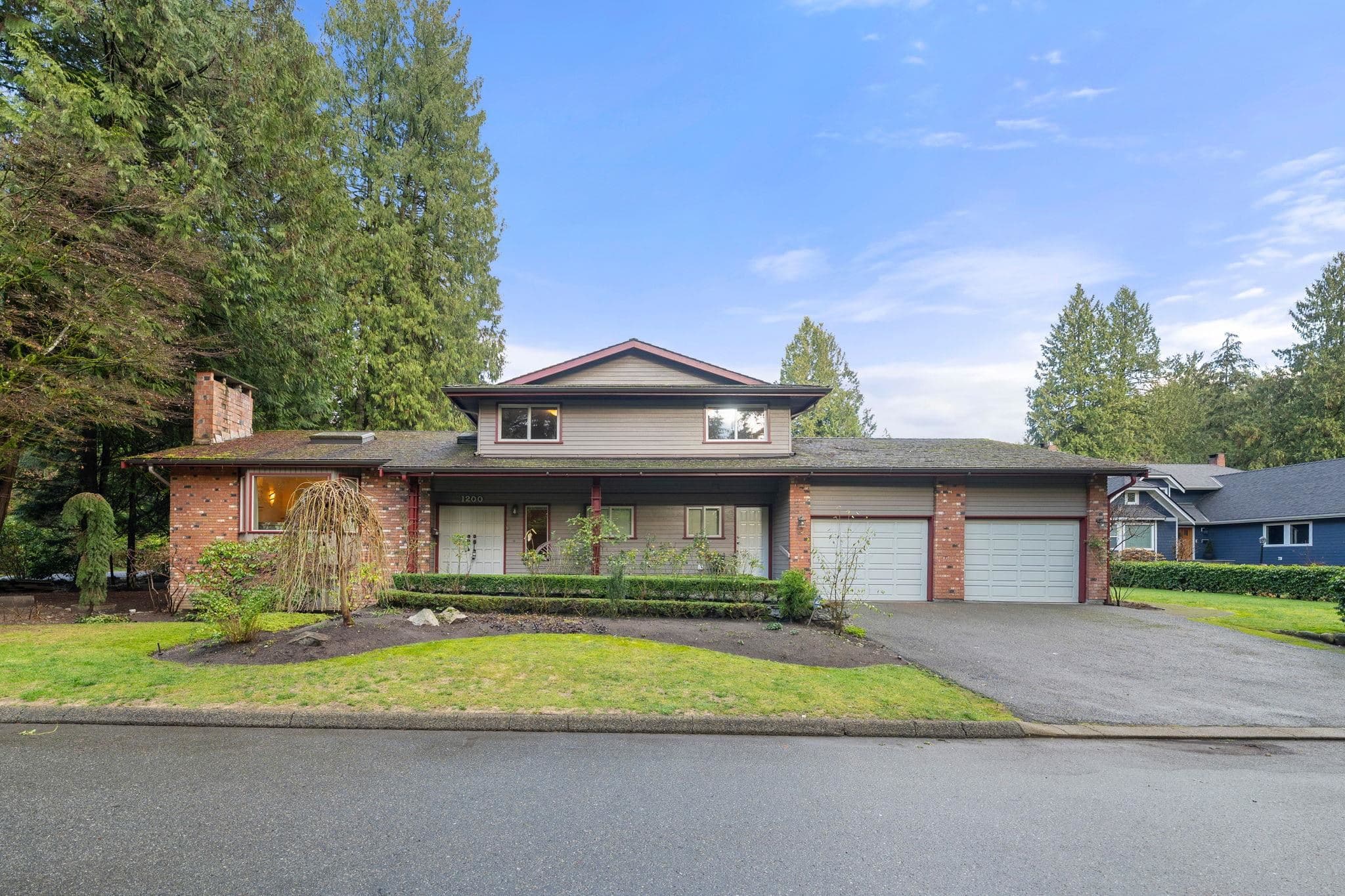 1200 Hilary Place, North Vancouver, V7J 3N6 — photo 1