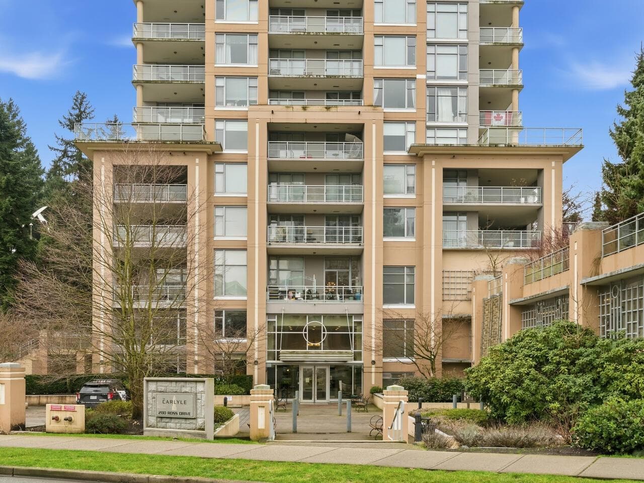 403 - 280 Ross Drive, New Westminster