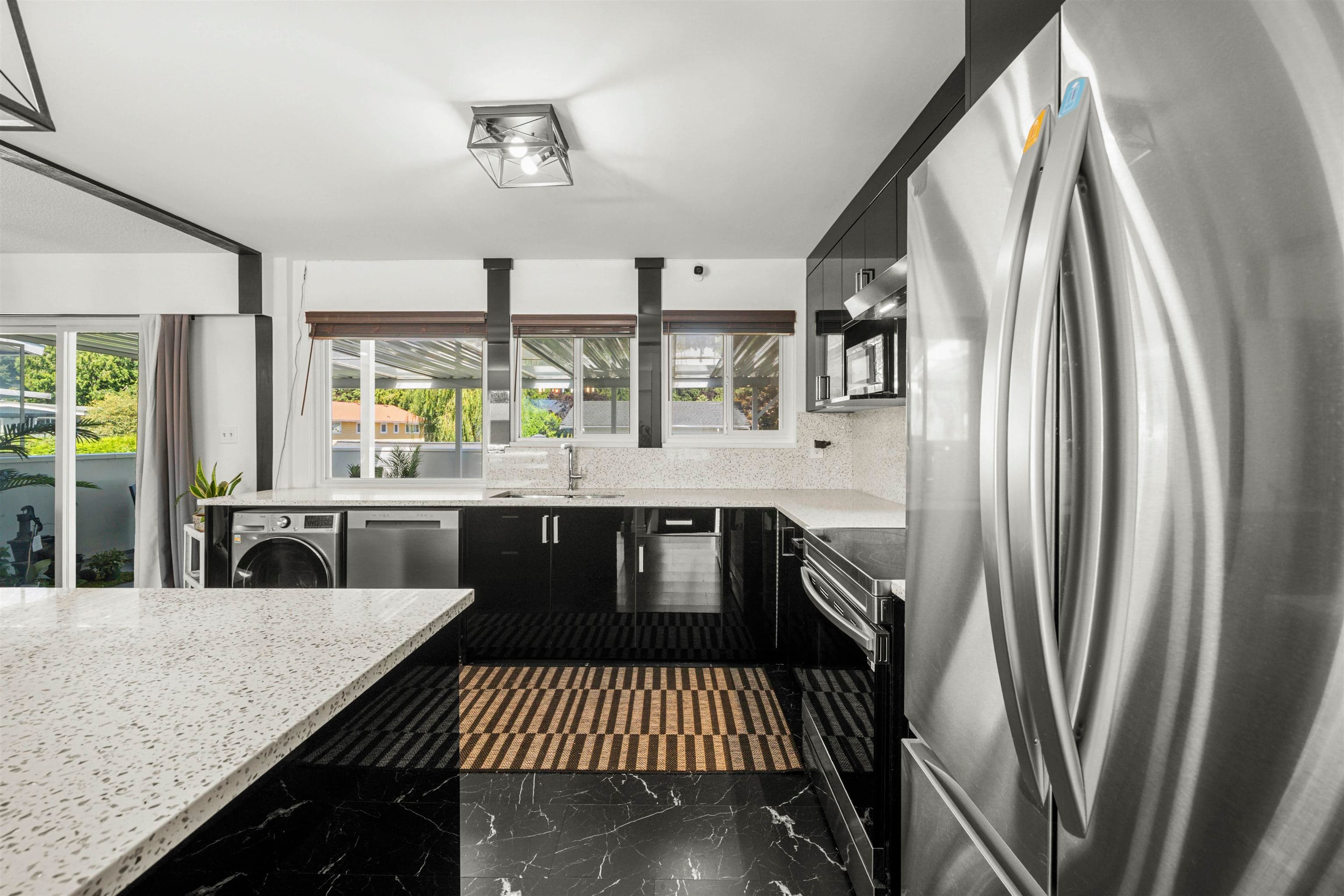 1121 Prairie Avenue, Port Coquitlam, V3B 1S7 — photo 3