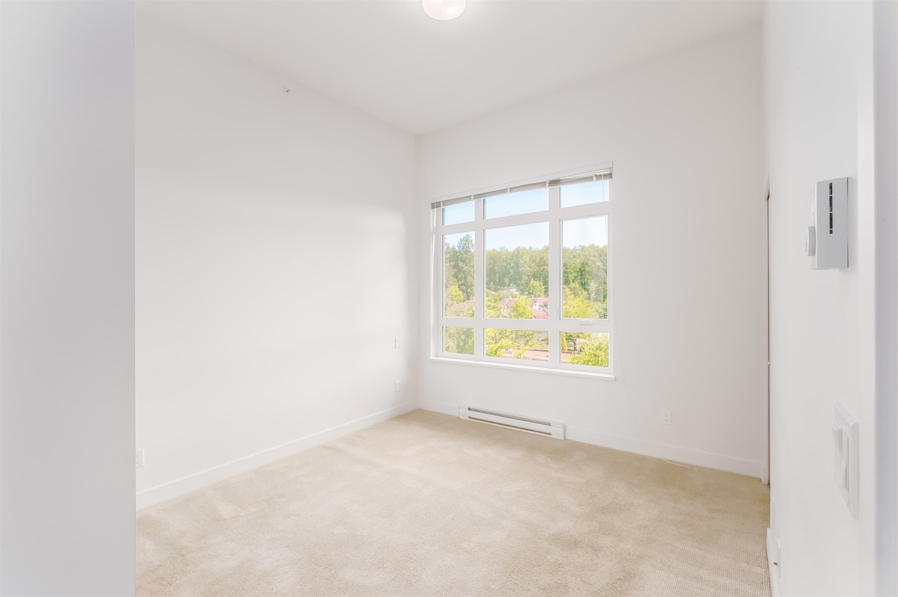 410 - 13919 Fraser Highway, Surrey, V3T 4E6 — photo 2