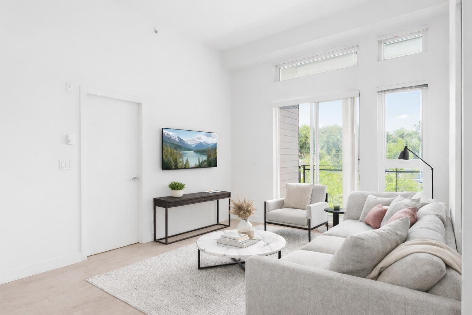 410 - 13919 Fraser Highway, Surrey, V3T 4E6 — photo 3