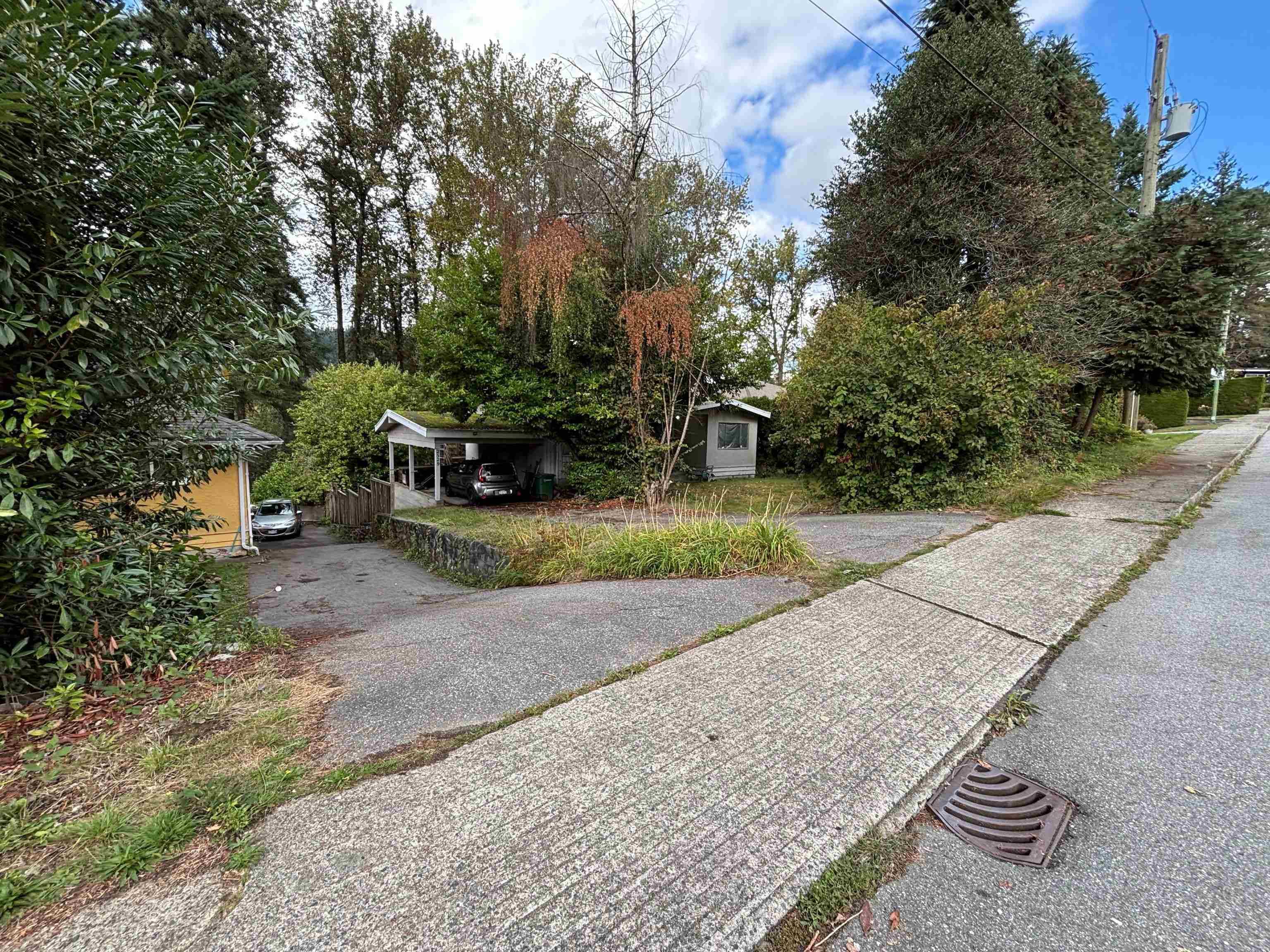 2529 Larkin Court, Burnaby, V3J 1E1 — photo 4