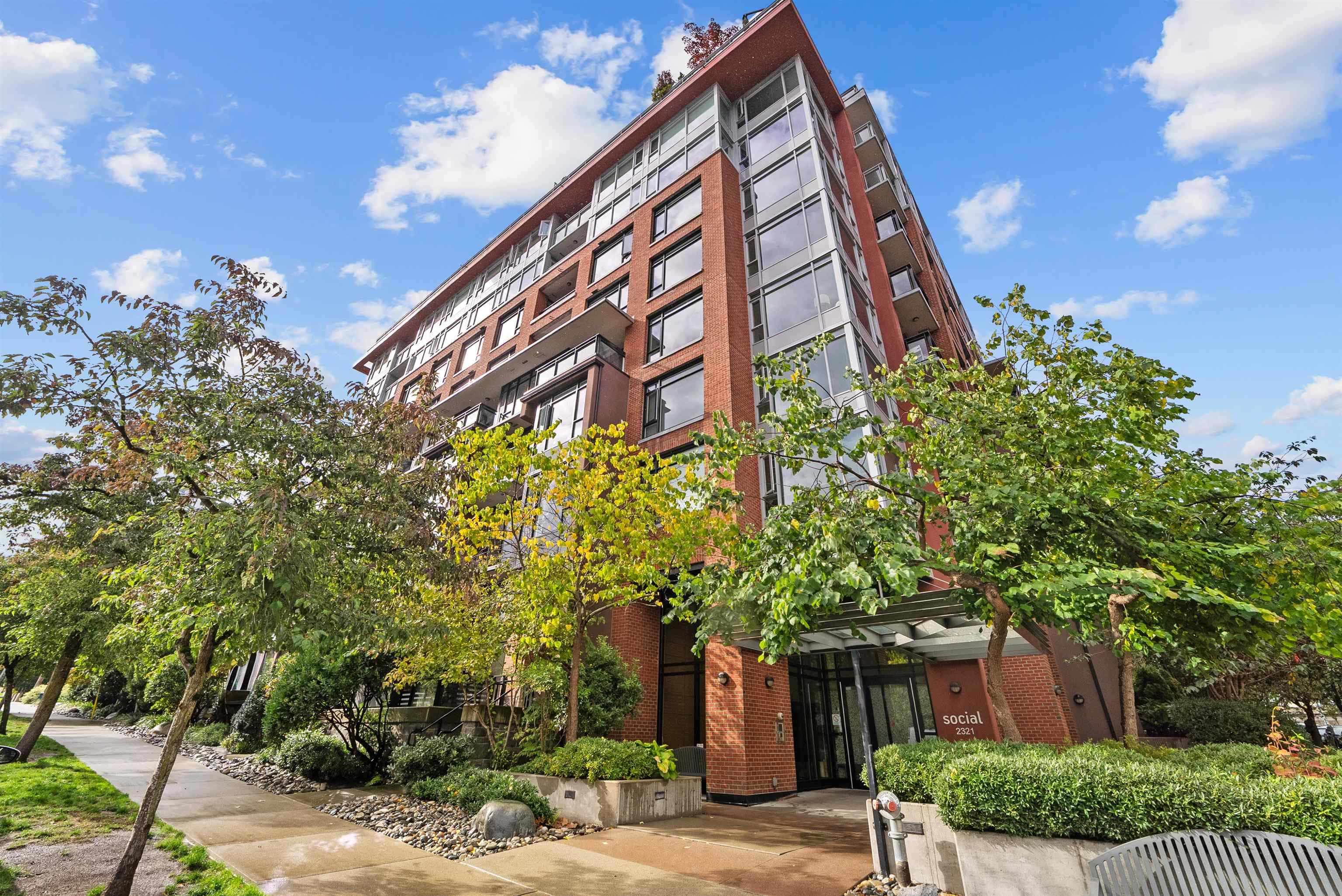 2389 Scotia Street, Vancouver, V5T 0B2 — photo 1