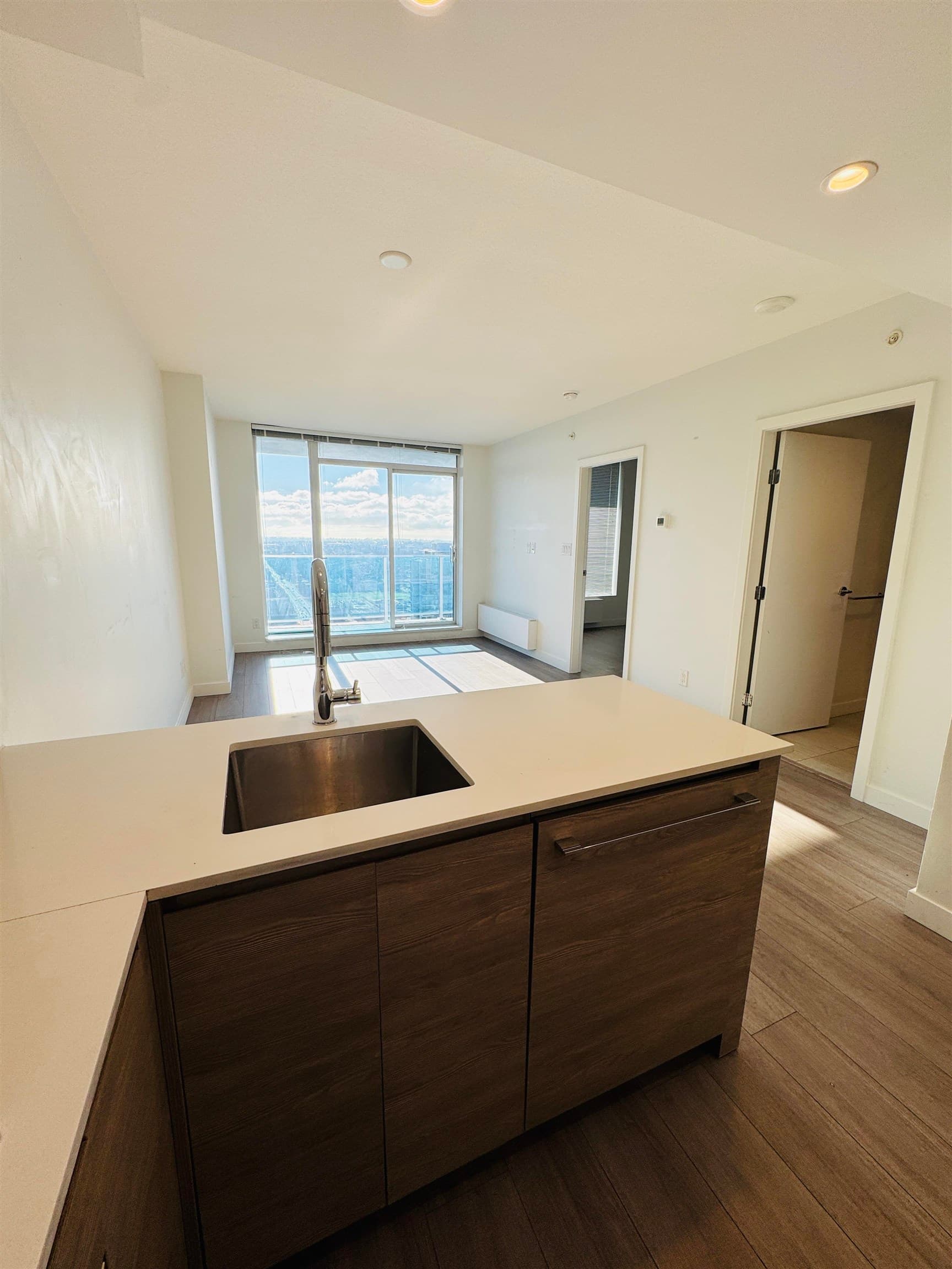 3102 - 13615 Fraser Highway, Surrey, V3T 2V6 — photo 5