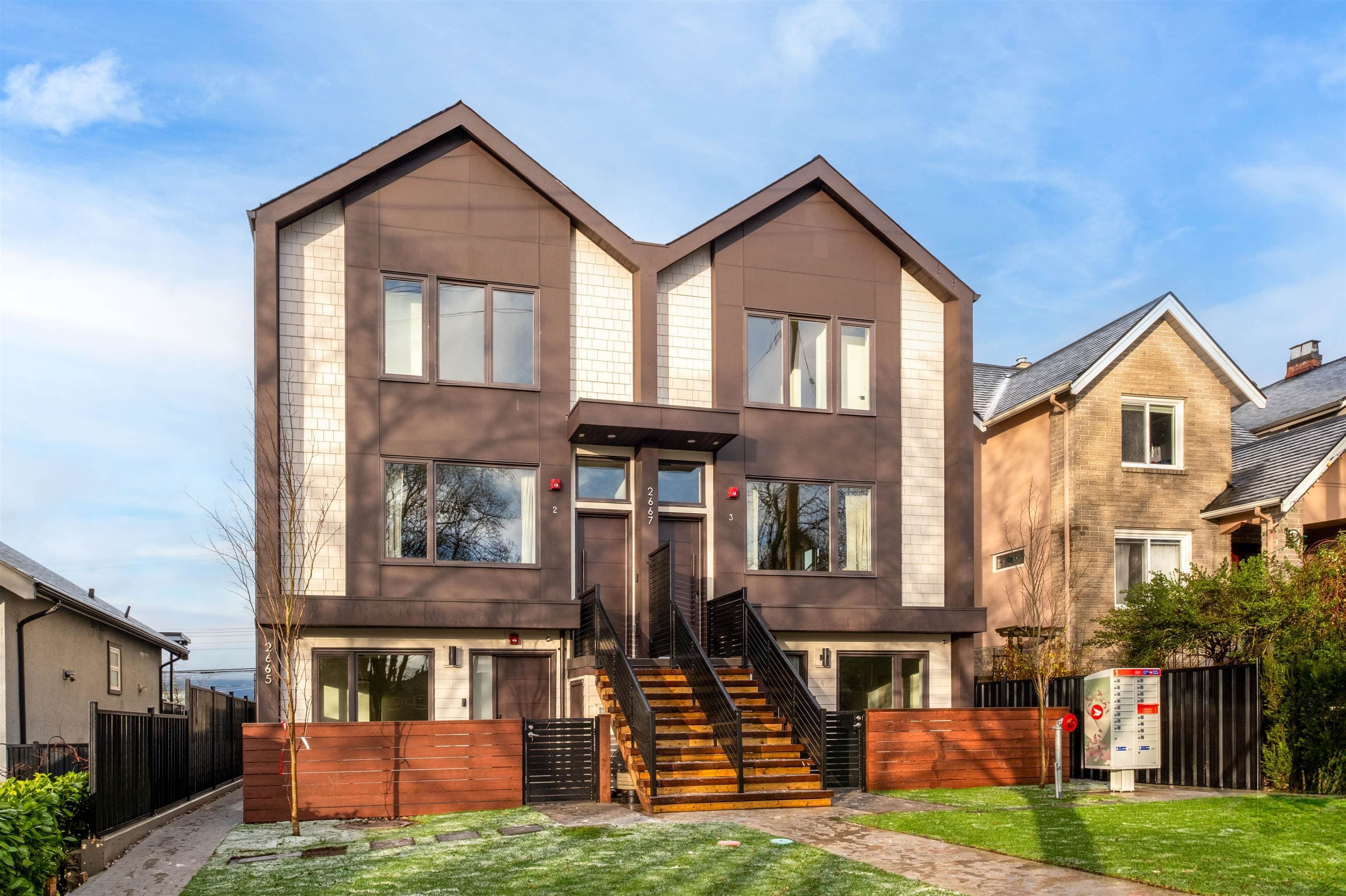 4 - 2667 E Pender Street, Vancouver