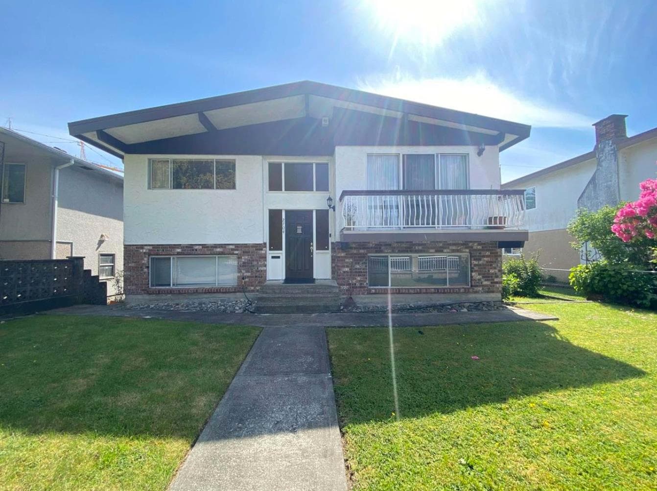 2704 Ward Street, Vancouver, V5R 4S6 — photo 1