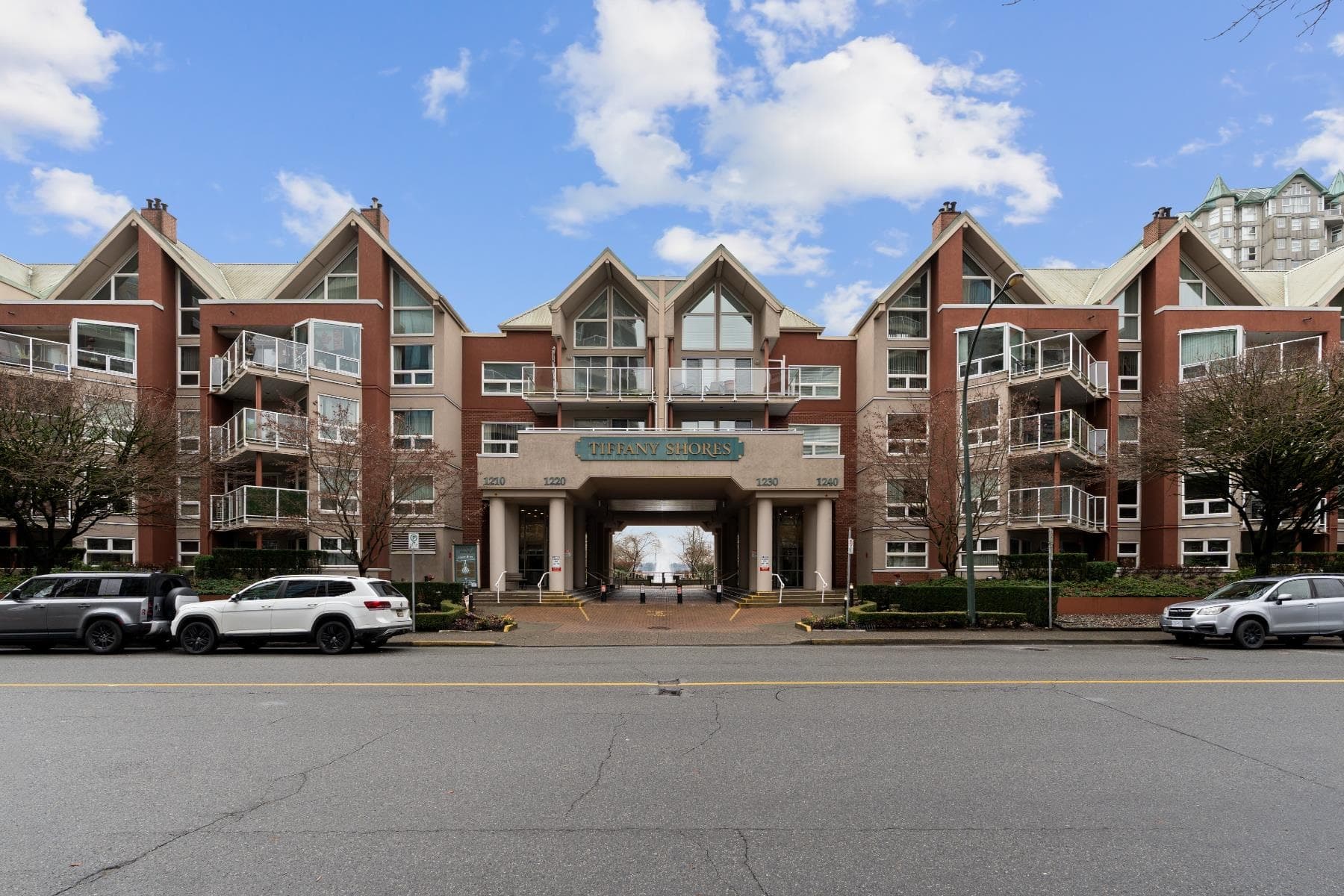 107B - 1210 Quayside Drive, New Westminster, V3M 6H1 — photo 1