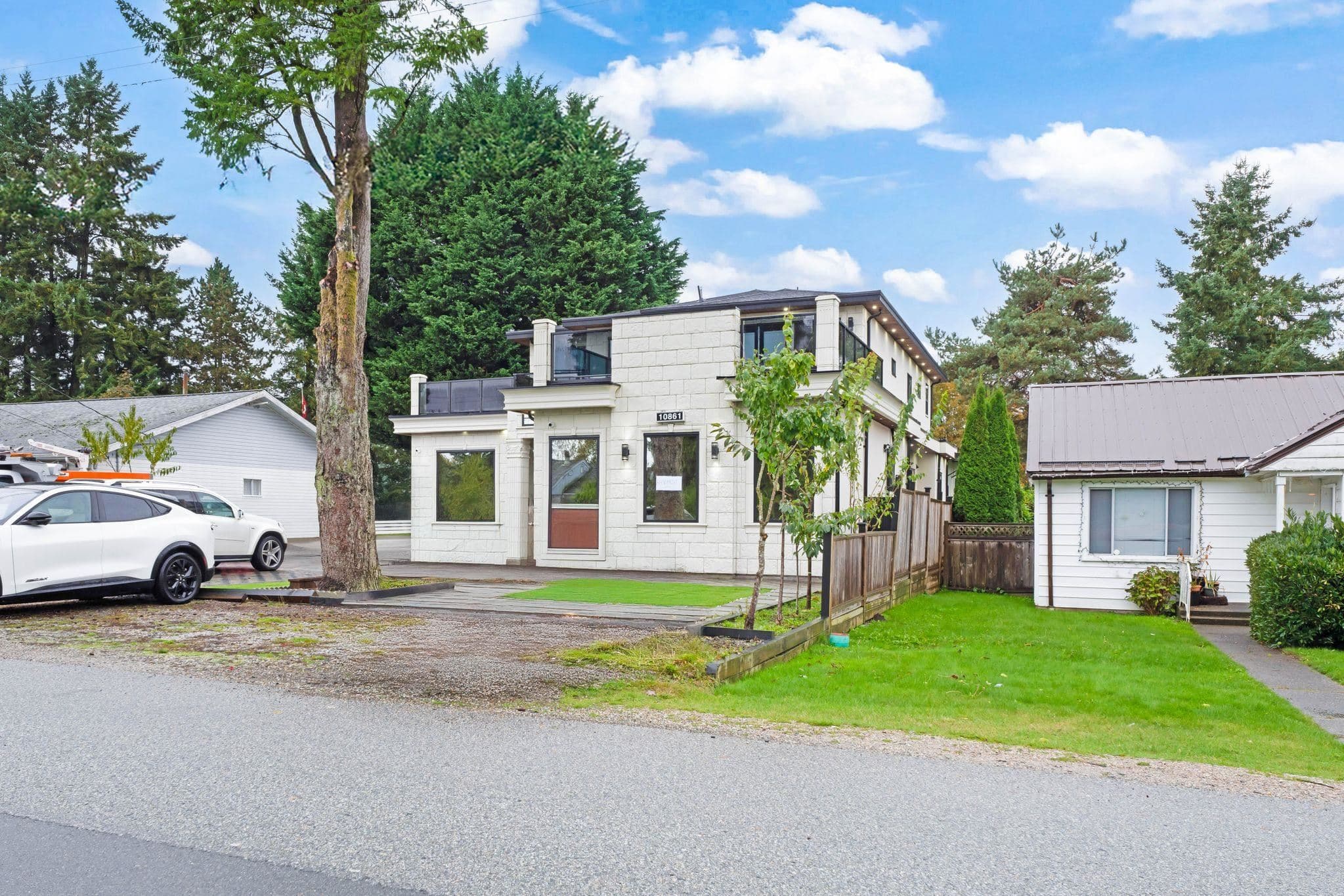 10861 142a Street, Surrey, V3R 3L4 — photo 3