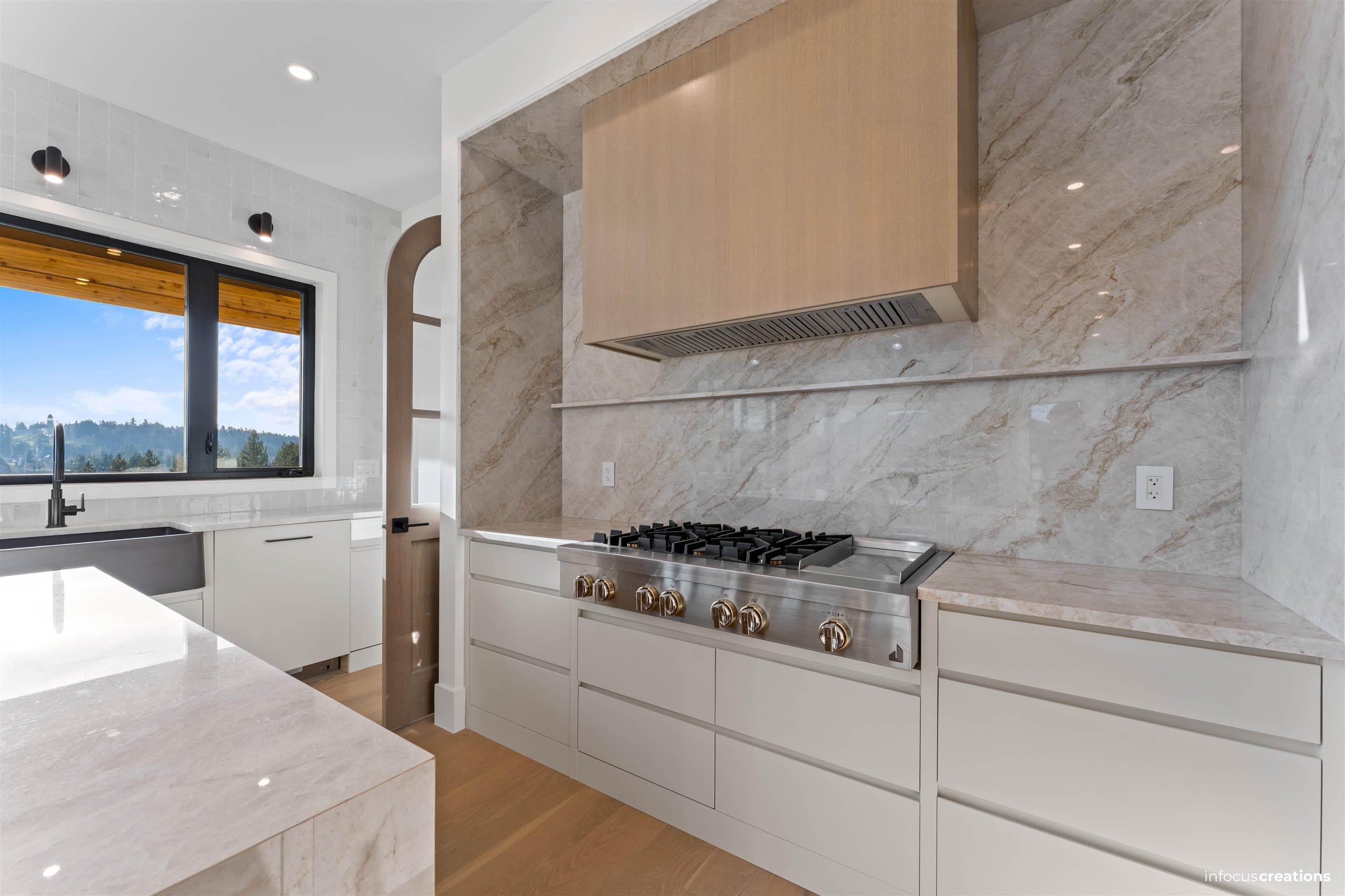 9181 Hatzic Ridge Drive, Mission, V2V 0J4 — photo 5