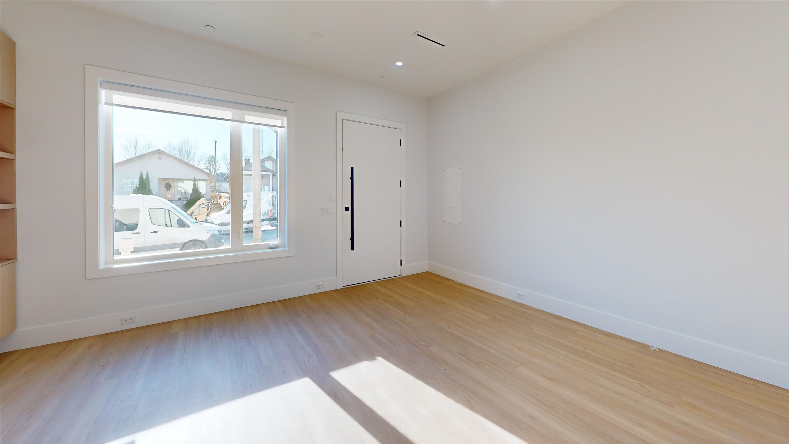 2825 Dundas Street, Vancouver, V5K 1R5 — photo 3