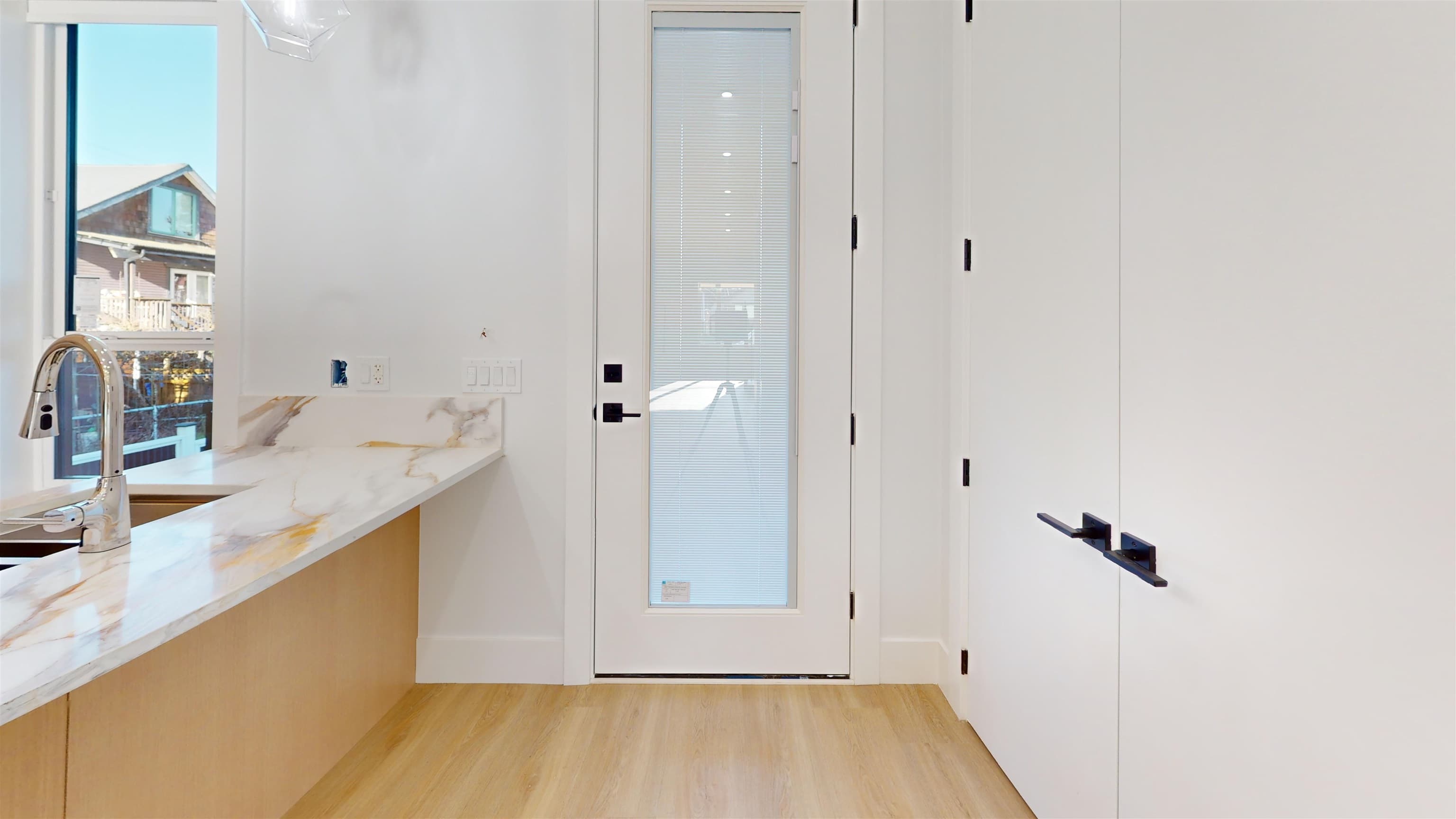 2825 Dundas Street, Vancouver, V5K 1R5 — photo 5