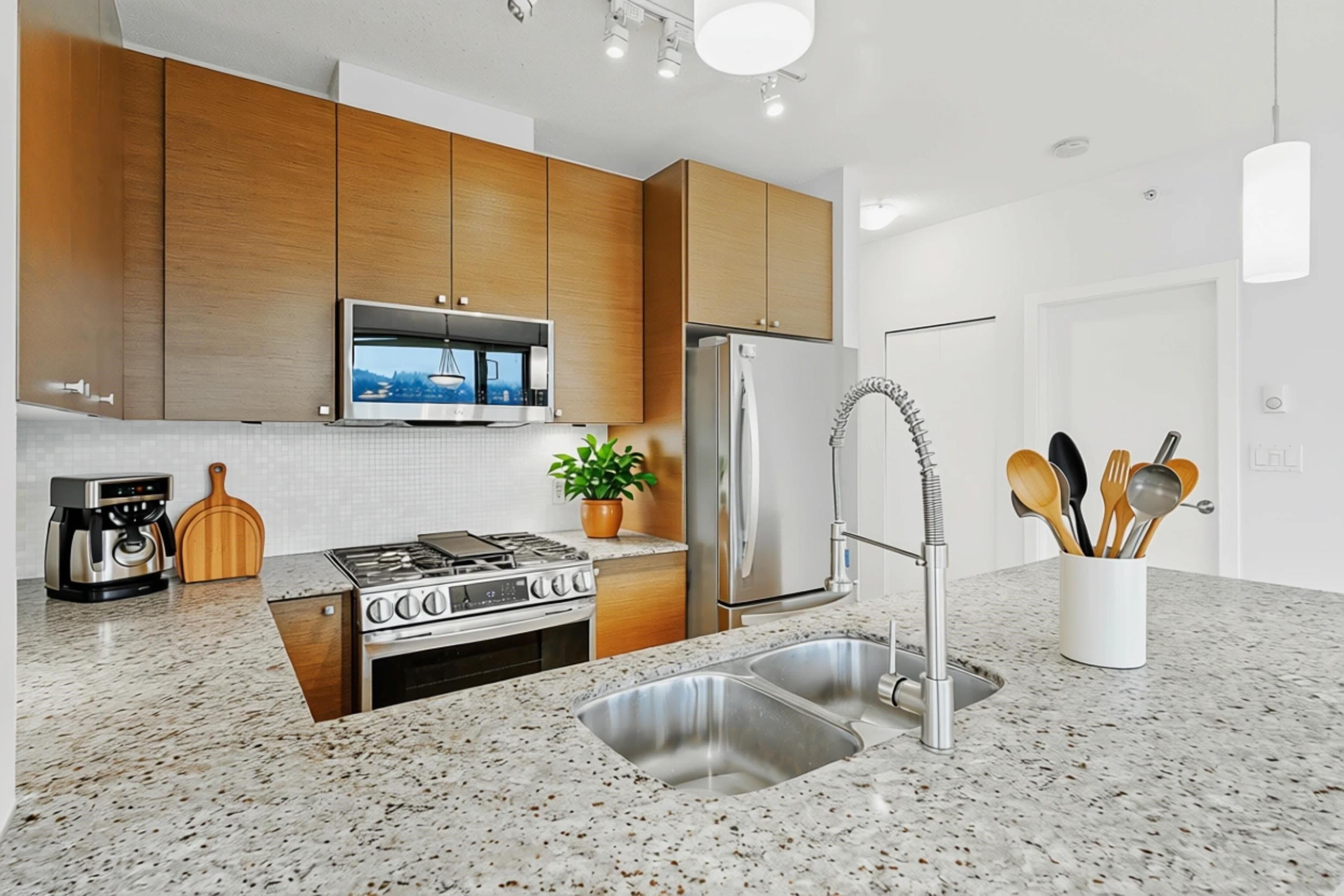 708 - 110 Brew Street, Port Moody, V3H 0E4 — photo 5