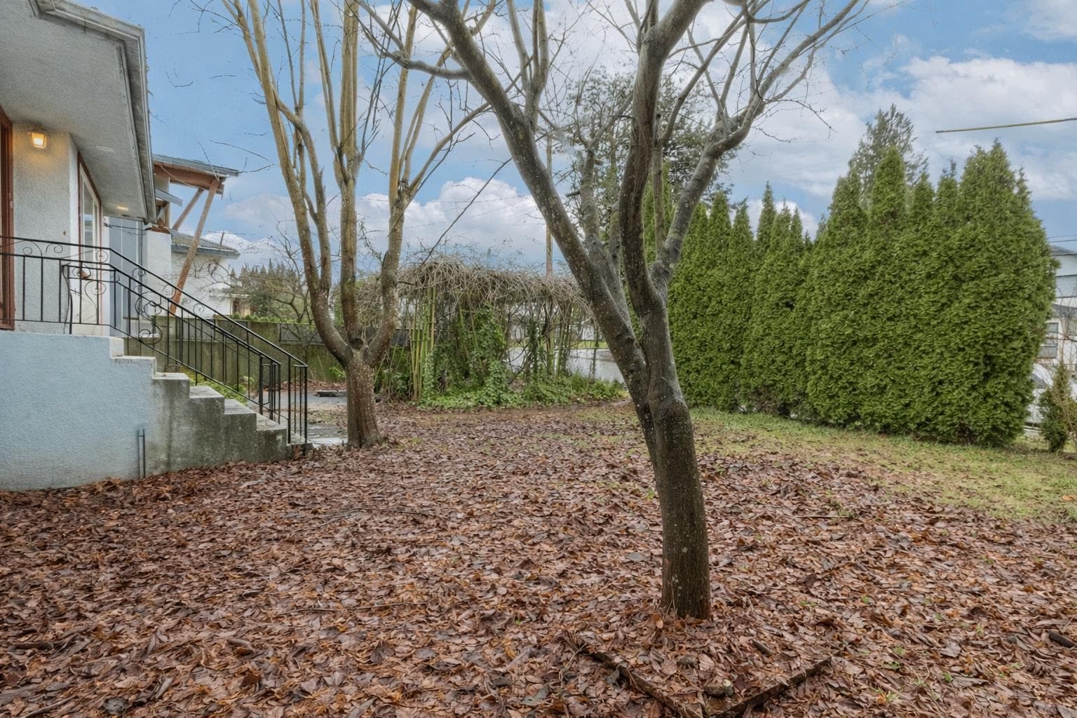 4856 Smith Avenue, Burnaby, V5G 2W4 — photo 2