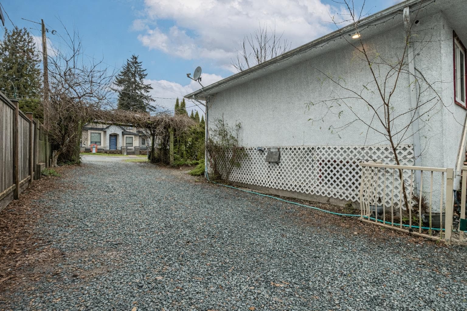 4856 Smith Avenue, Burnaby, V5G 2W4 — photo 4