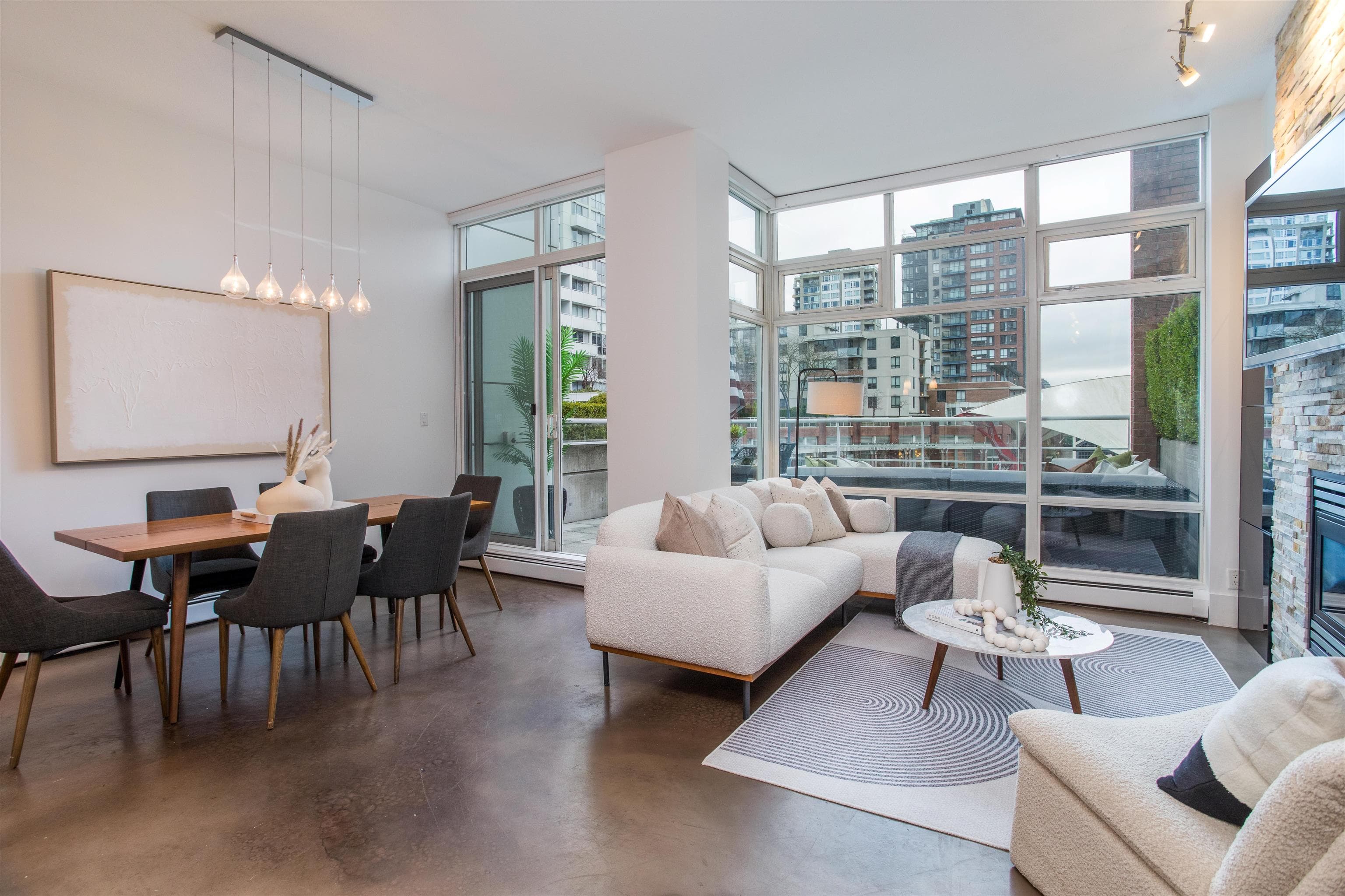 THA - 1199 Marinaside Crescent, Vancouver, V6Z 2Y2 — photo 1