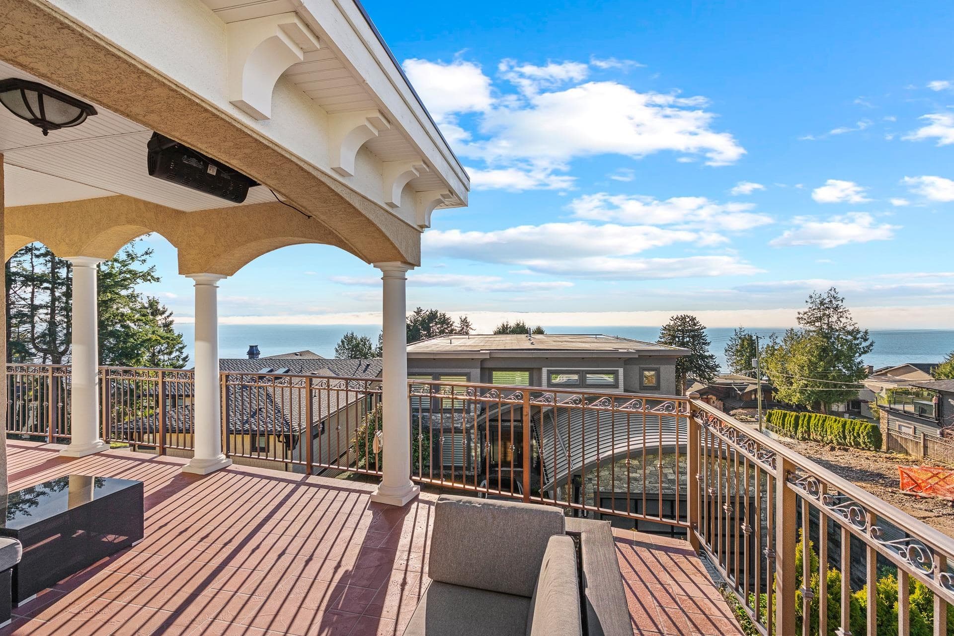 1375 Kerfoot Road, White Rock, V4B 3L5 — photo 5