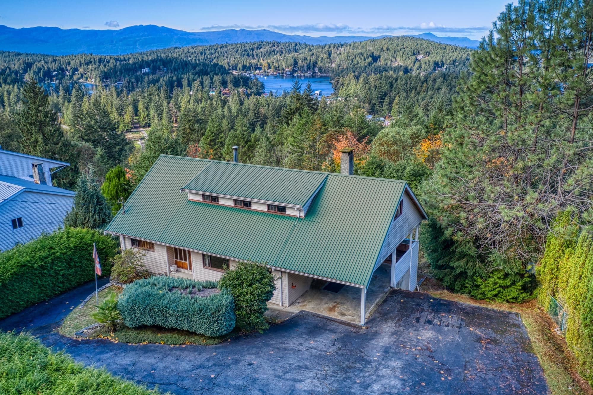 12873 Dogwood Drive, Madeira Park