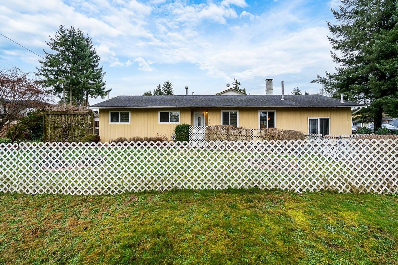 14747 90a Avenue, Surrey, V3R 5Z9 — photo 2