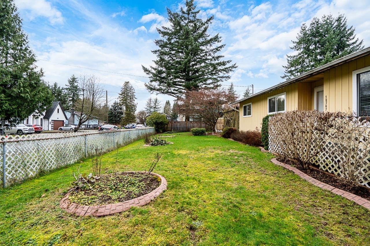 14747 90a Avenue, Surrey, V3R 5Z9 — photo 5