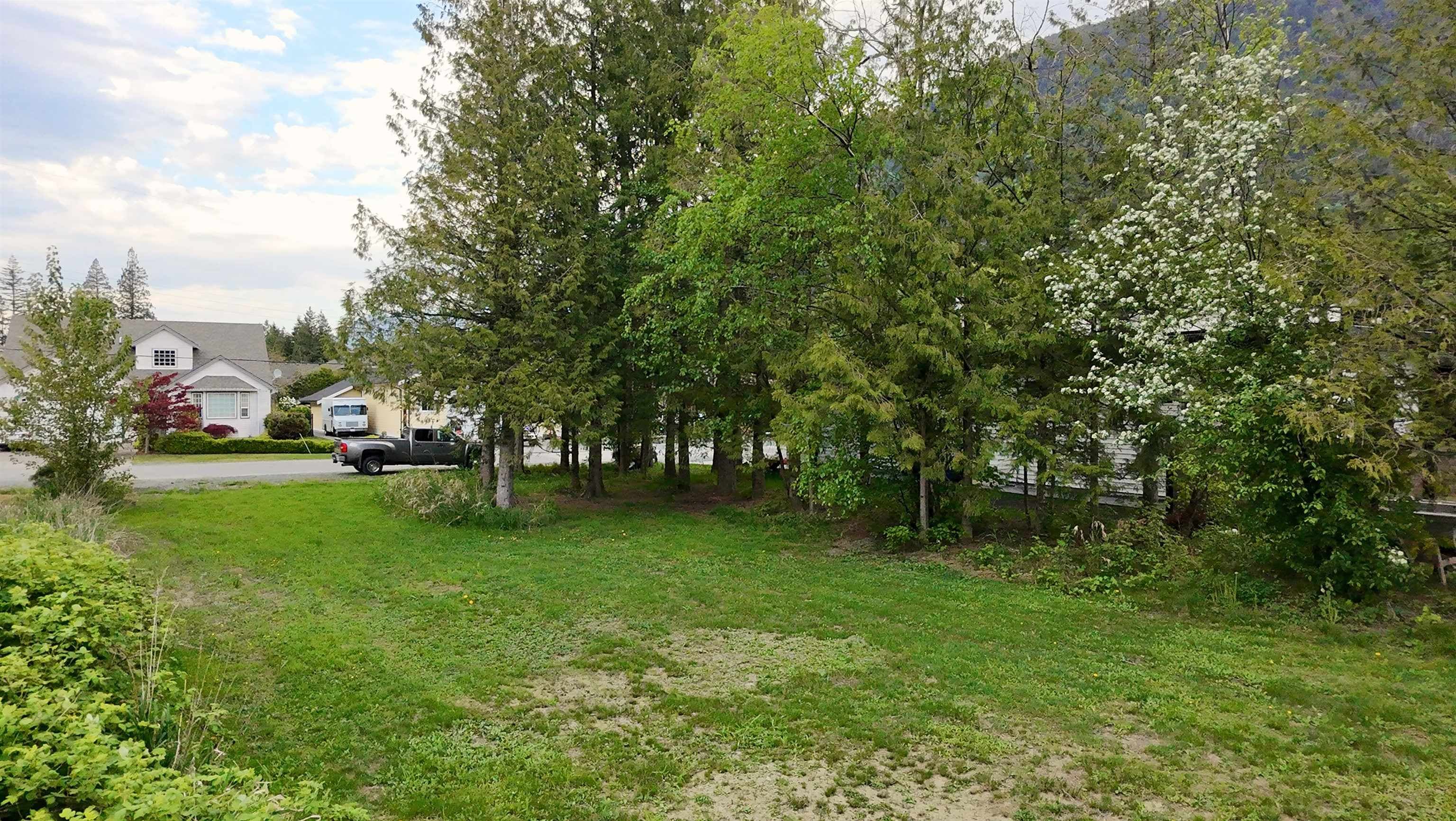 454 Alder Avenue, Harrison Hot Springs, V0M 1K0 — photo 1