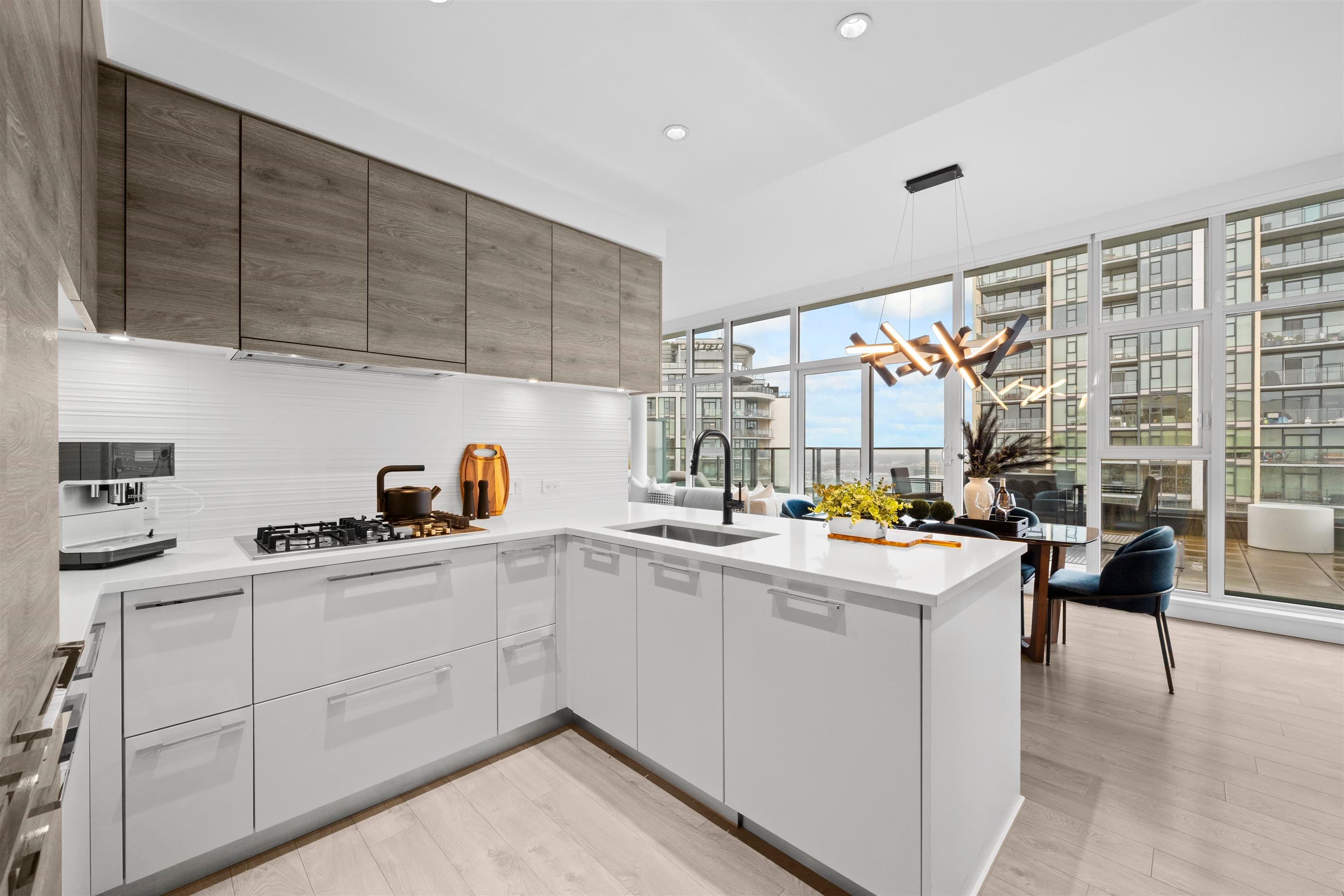 PH 2901 - 7303 Noble Lane, Burnaby, V3N 0H2 — photo 2