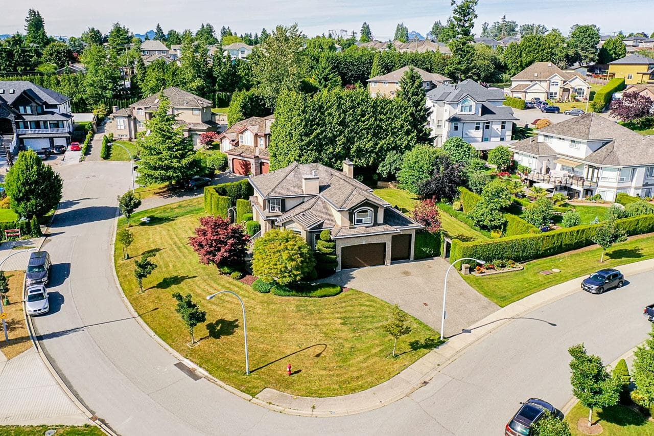 18467 55 Avenue, Surrey