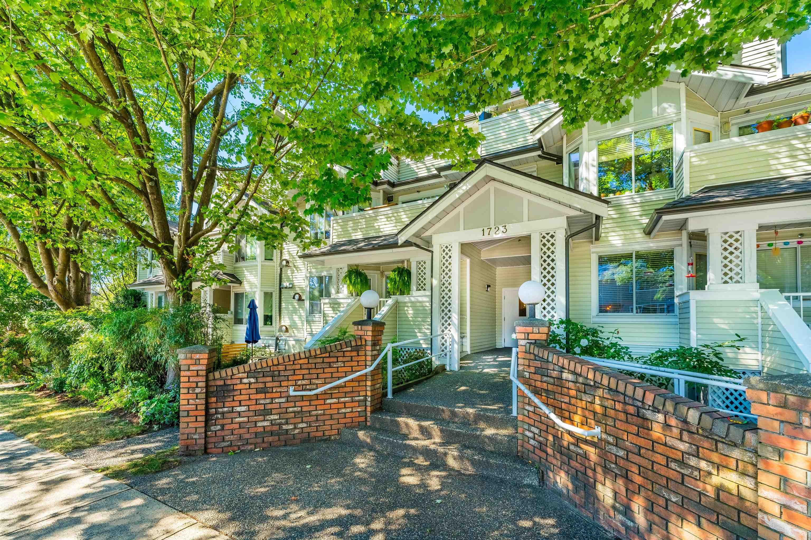 401 - 1723 Frances Street, Vancouver, V5L 1Z5 — photo 1