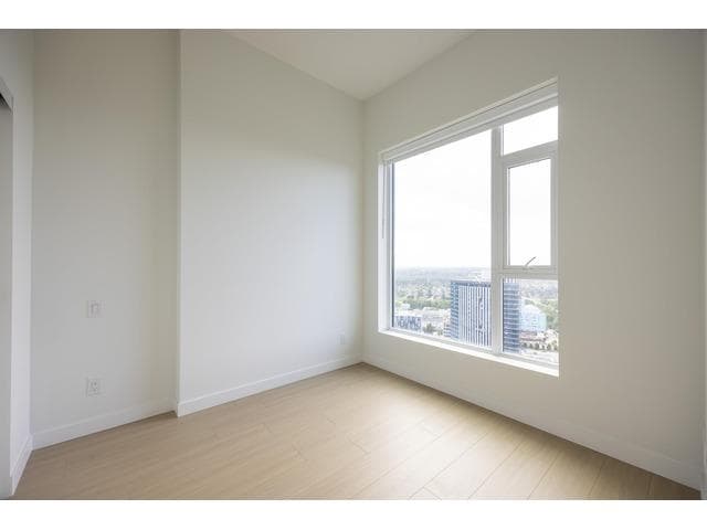 1002 - 13745 George Junction, Surrey, V3T 0V8 — photo 3