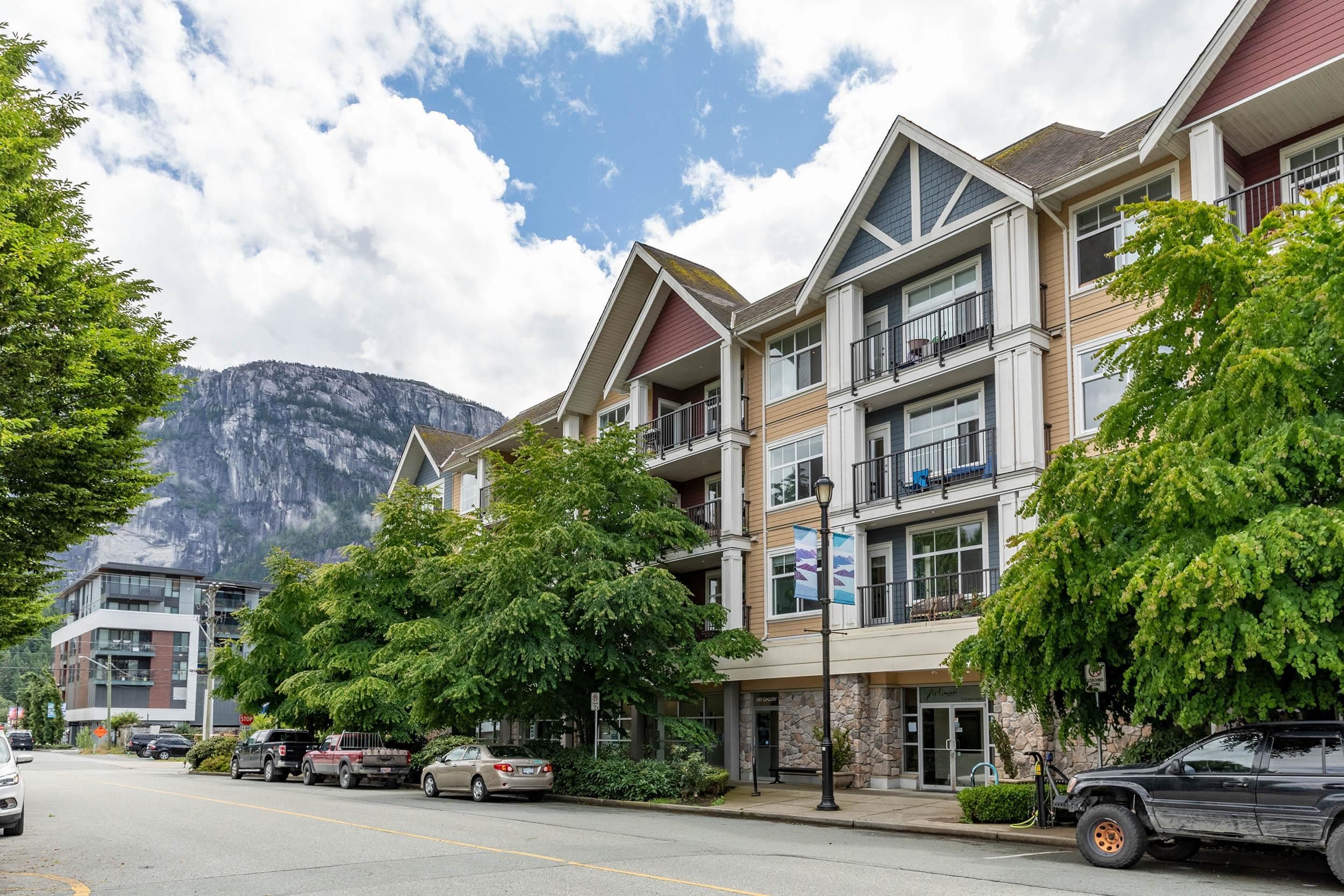 220 - 1336 Main Street, Squamish, V8B 0R2 — photo 2