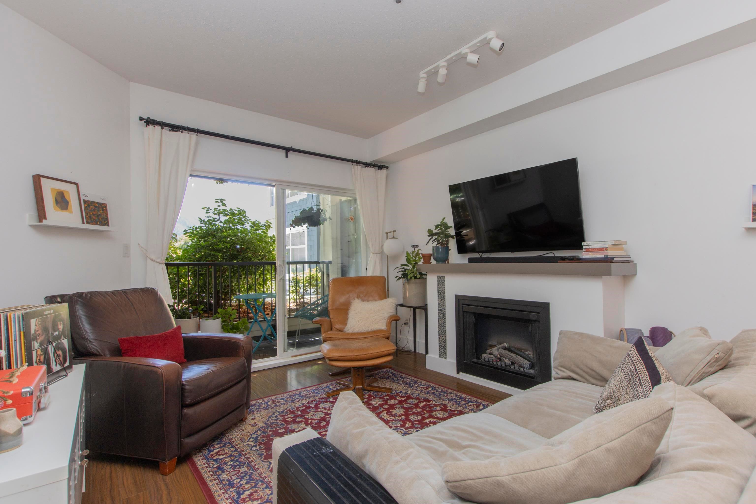 220 - 1336 Main Street, Squamish, V8B 0R2 — photo 3