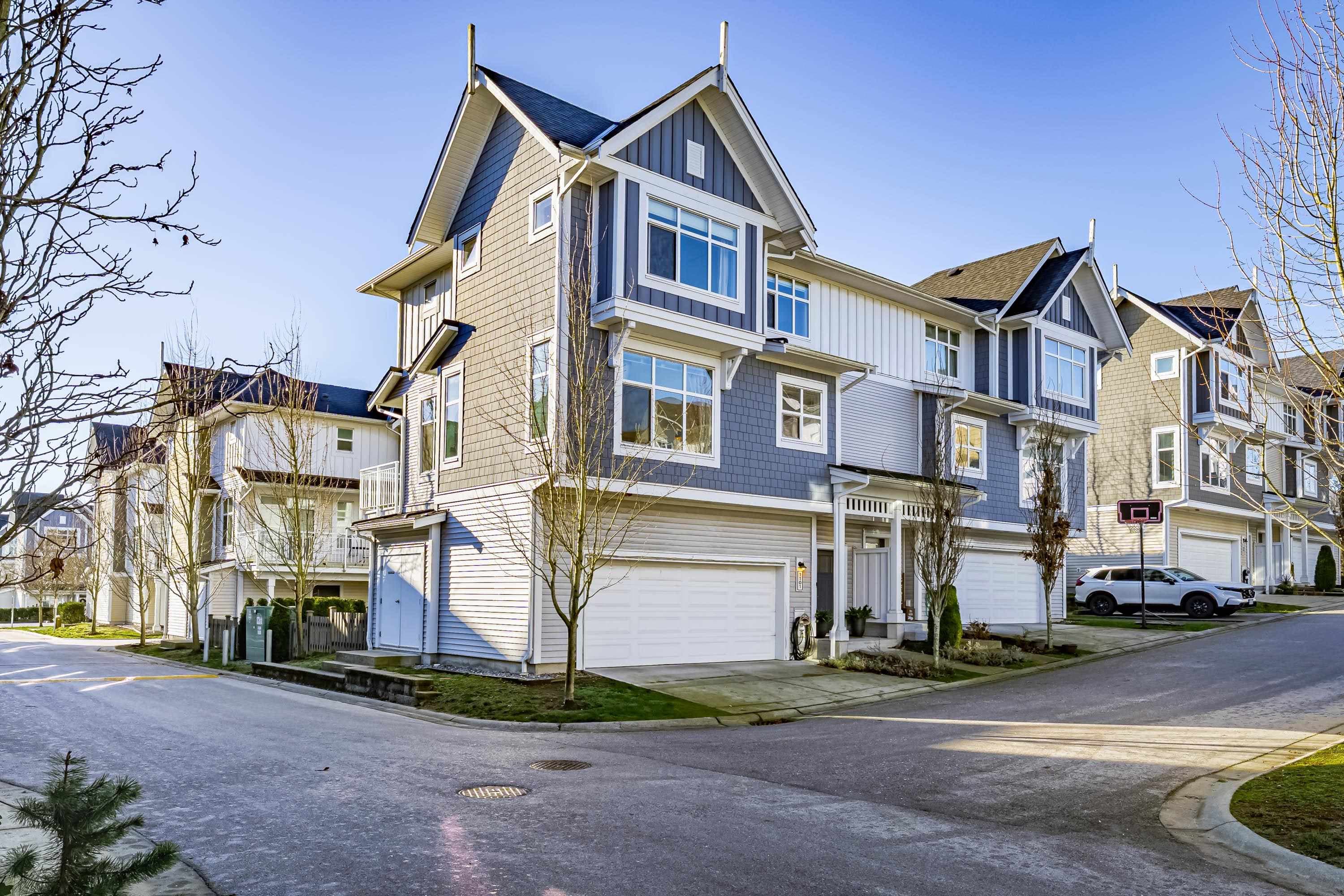 1101 - 11295 Pazarena Place, Maple Ridge — sold