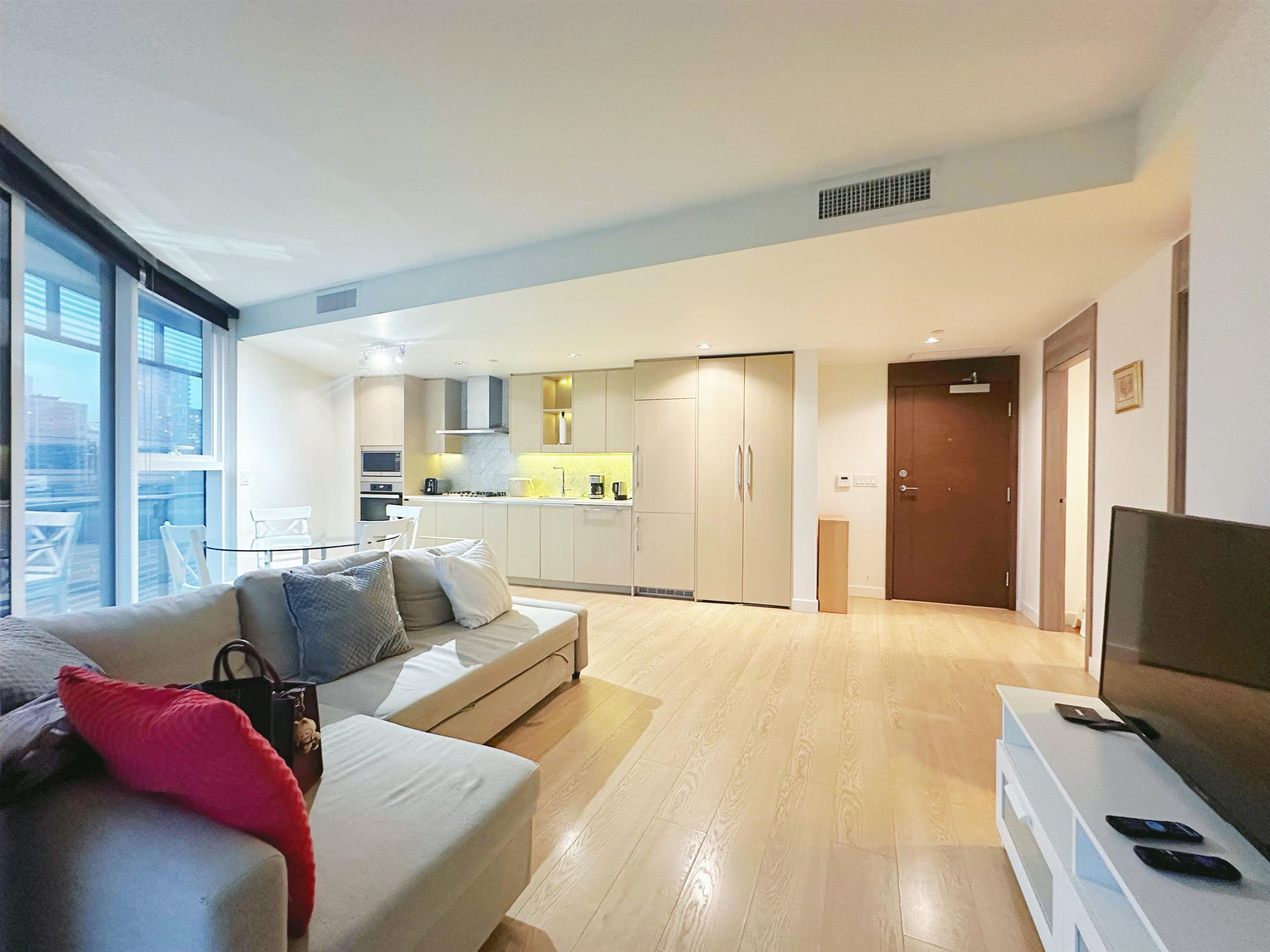 1505 - 89 Nelson Street, Vancouver, V6Z 0E7 — photo 1