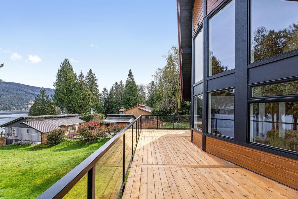 6176 Gale Avenue, Sechelt, V7Z 0L5 — photo 2