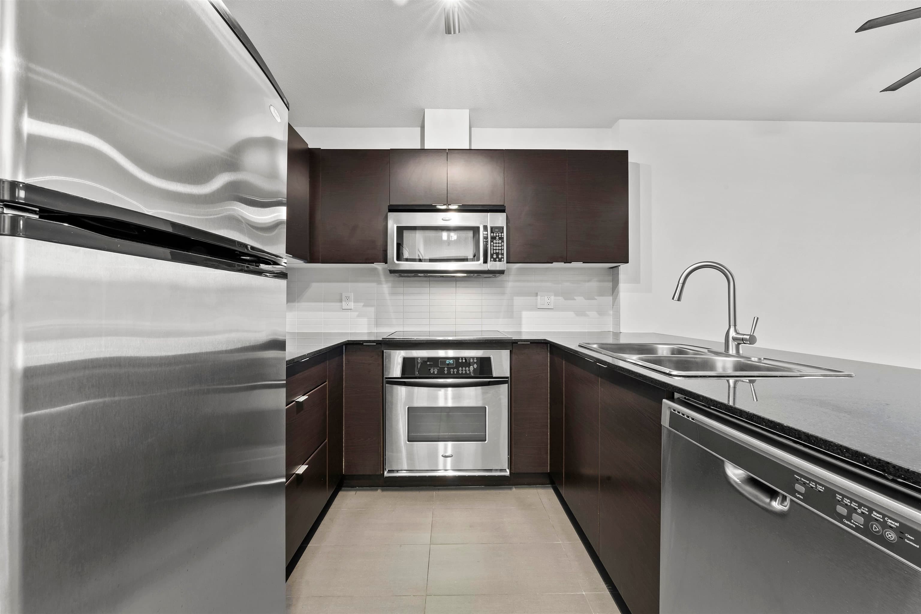 903 - 4182 Dawson Street, Burnaby, V5C 0A2 — photo 2