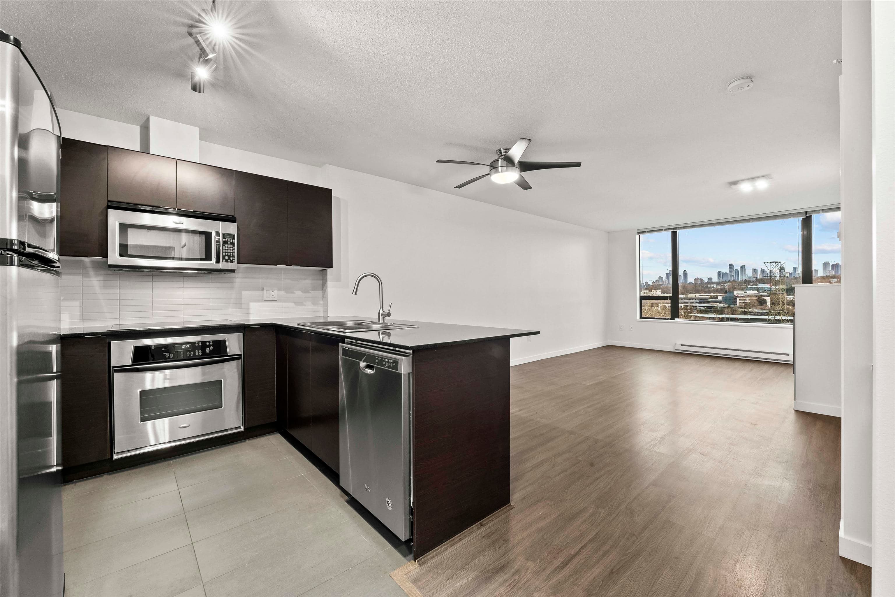 903 - 4182 Dawson Street, Burnaby, V5C 0A2 — photo 1