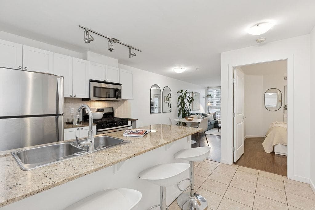 306 - 2636 E Hastings Street, Vancouver, V5K 0A4 — photo 2