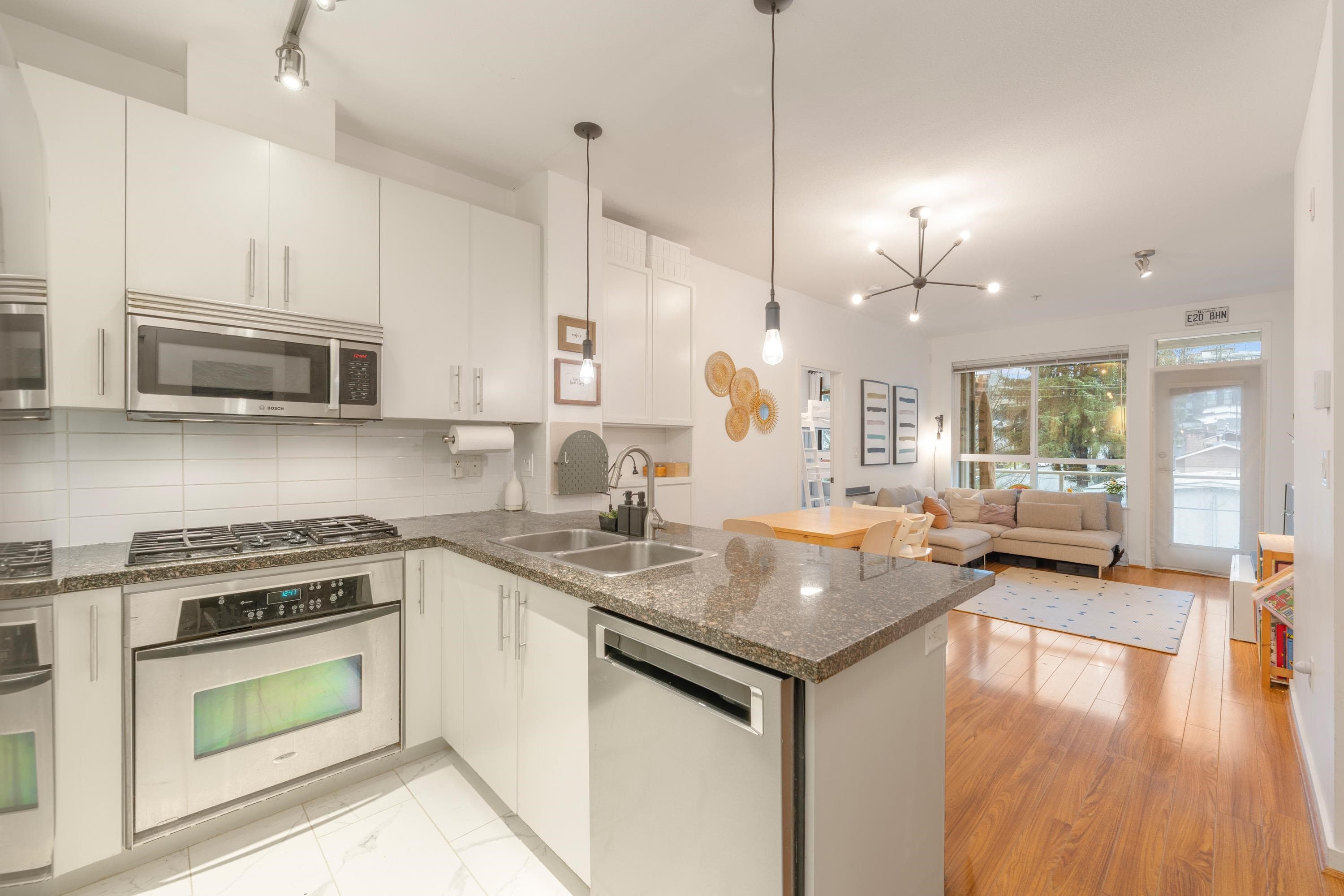 315 - 3551 Foster Avenue, Vancouver