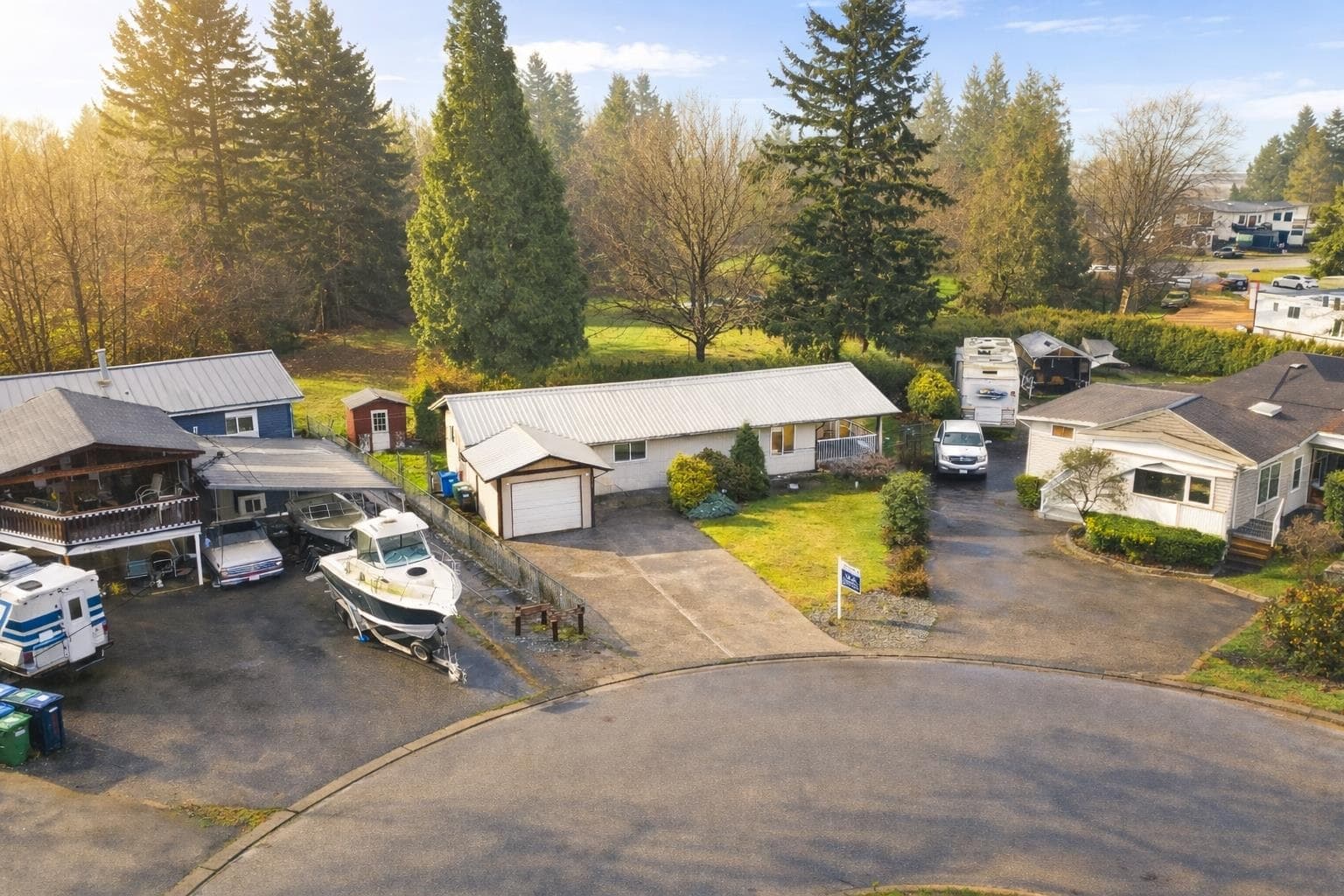 2237 Crystal Court, Abbotsford, V2T 6A7 — photo 1