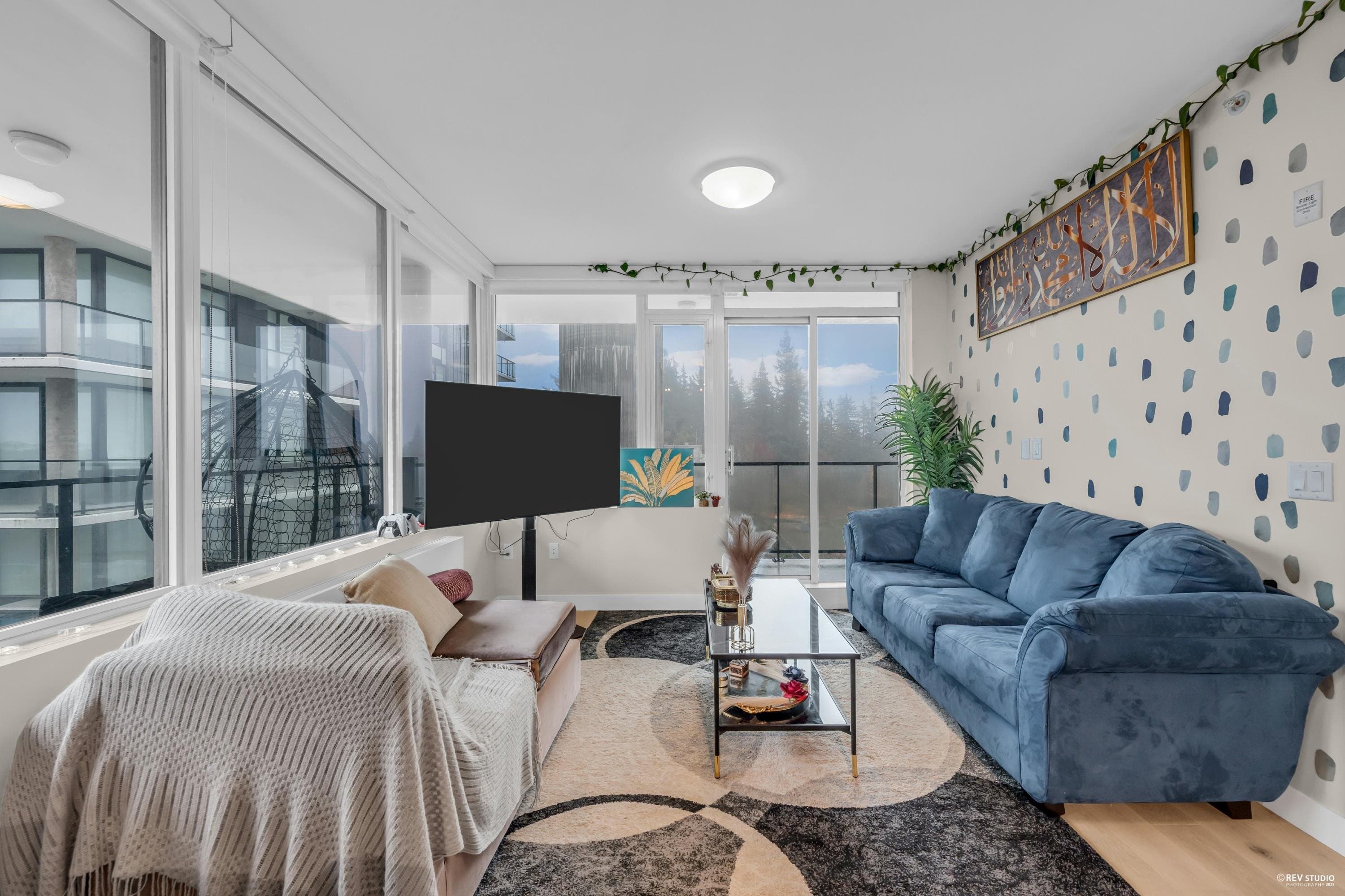 702 - 8725 University Crescent, Burnaby, V5A 4Y8 — photo 5