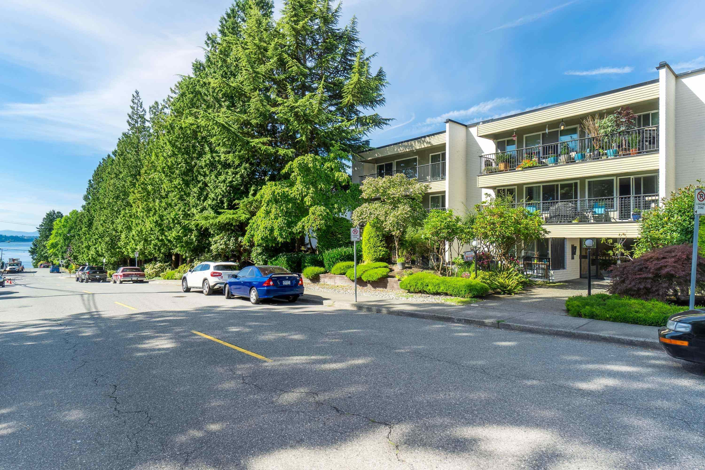 #304 - 1351 Martin Street, White Rock, V4B 3W6 — photo 2