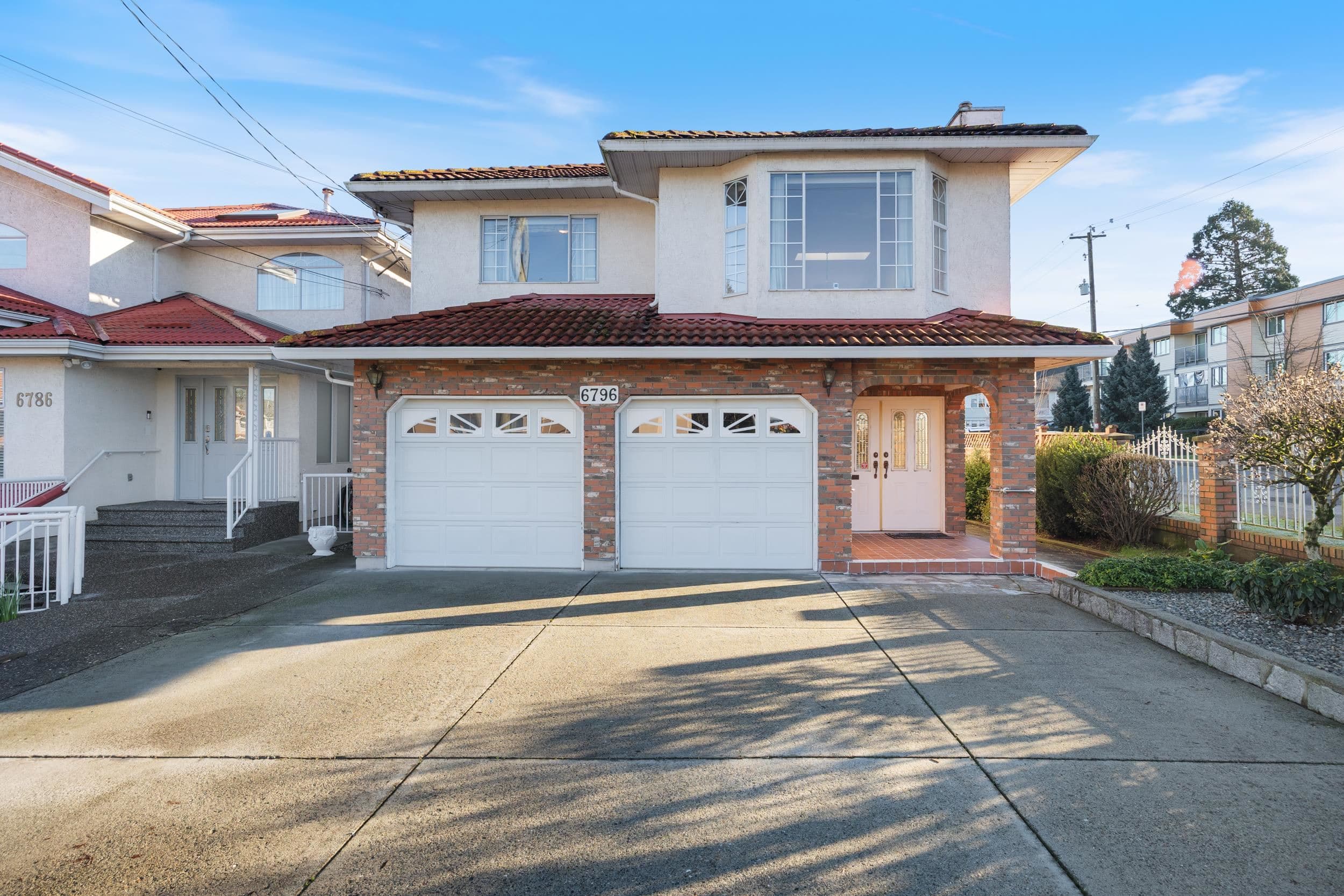 6796 Waltham Avenue, Burnaby