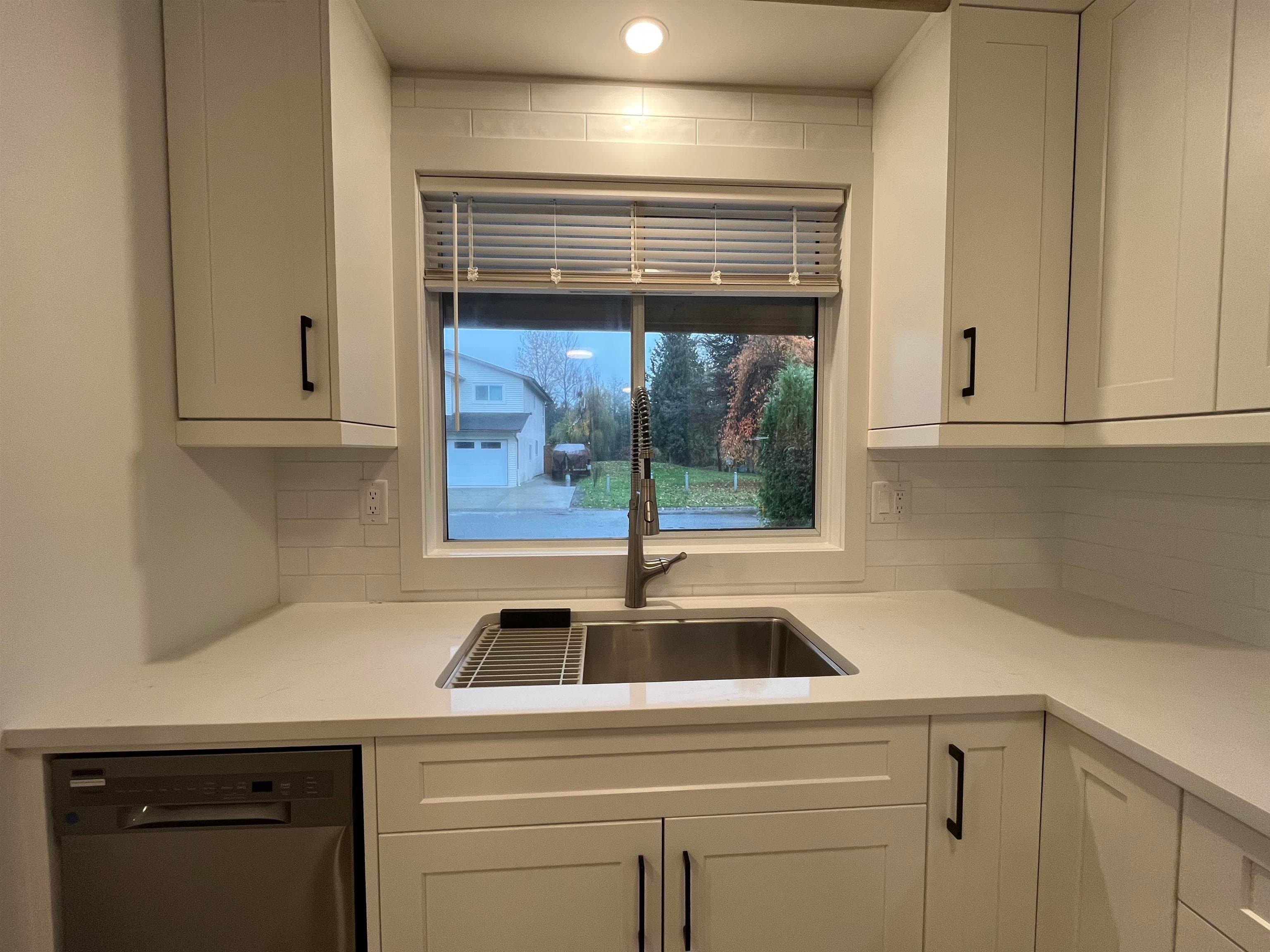 8579 Mccutcheon Avenue, Chilliwack, V2P 7L3 — photo 4