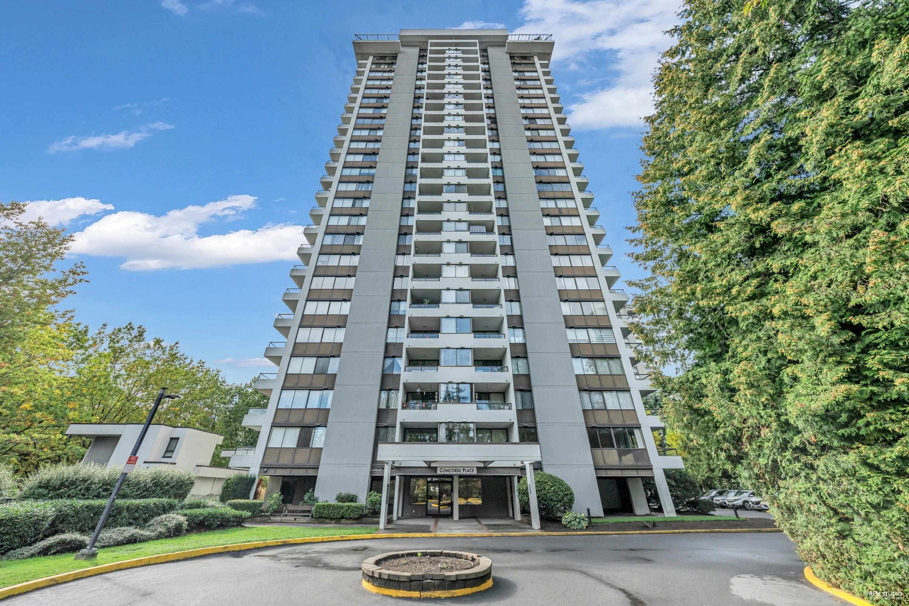2402 - 9521 Cardston Court, Burnaby