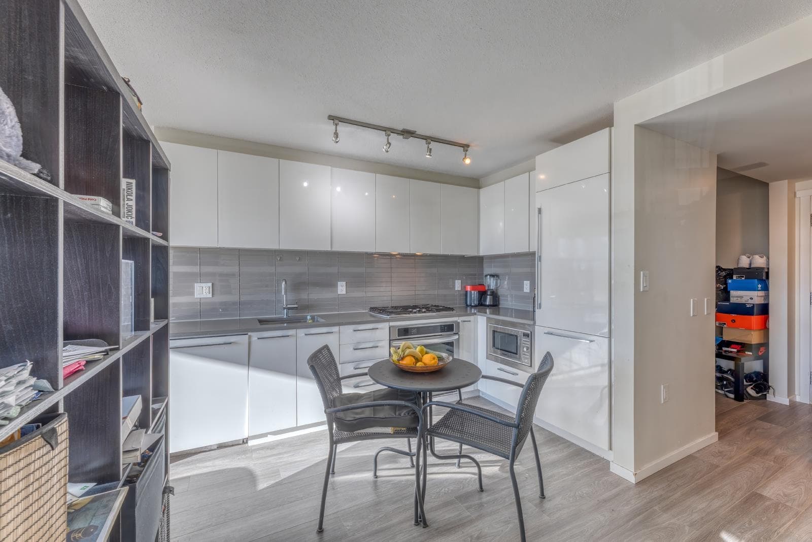 203 - 6658 Dow Avenue, Burnaby, V5H 0C7 — photo 3