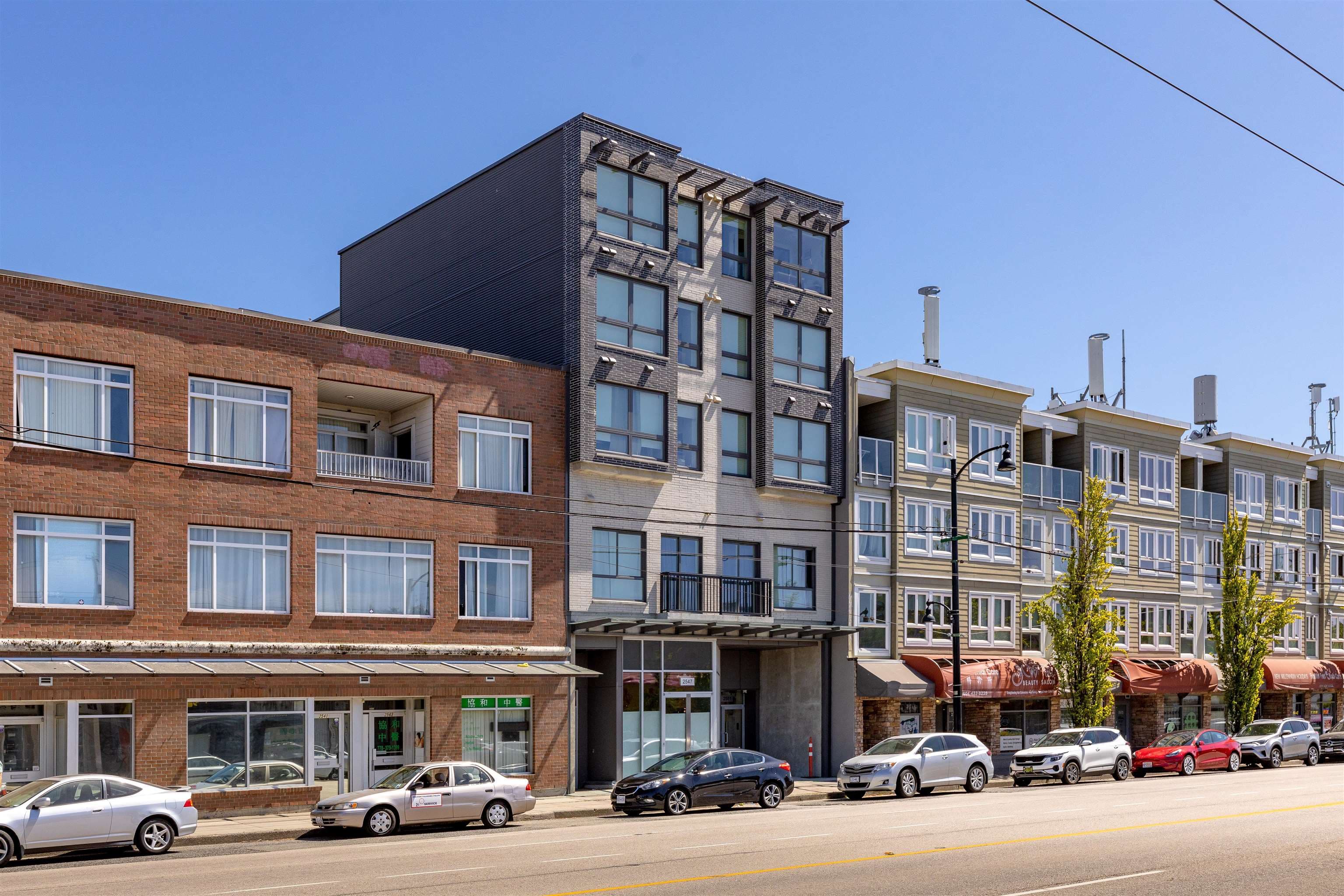 503 - 2551 Kingsway, Vancouver, V5R 5H3 — photo 2
