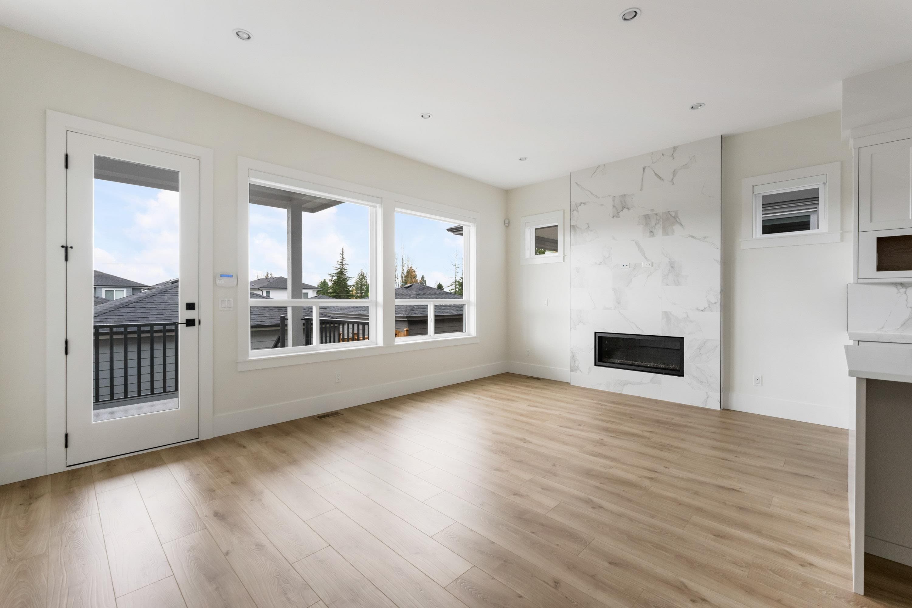 16732 20a Avenue, Surrey, V3Z 1J4 — photo 4