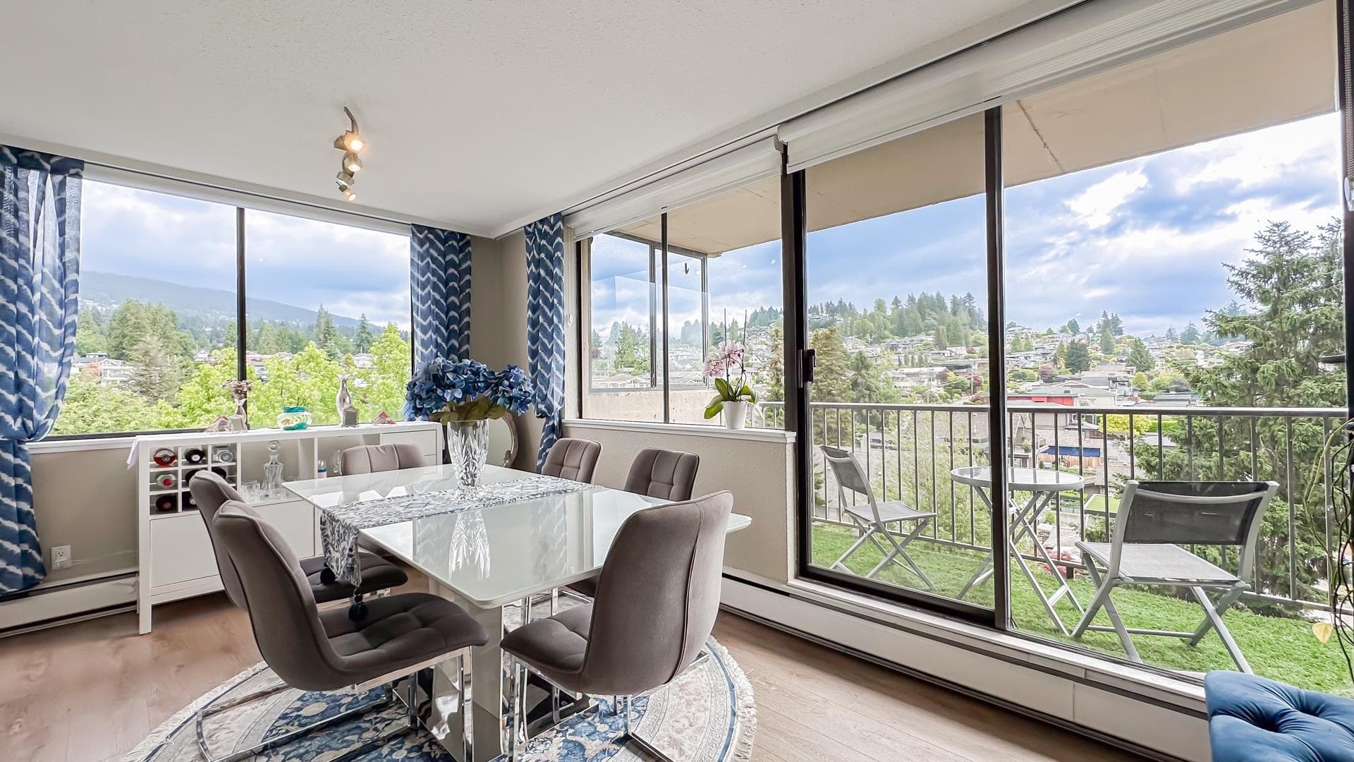 605 - 555 13th Street, West Vancouver