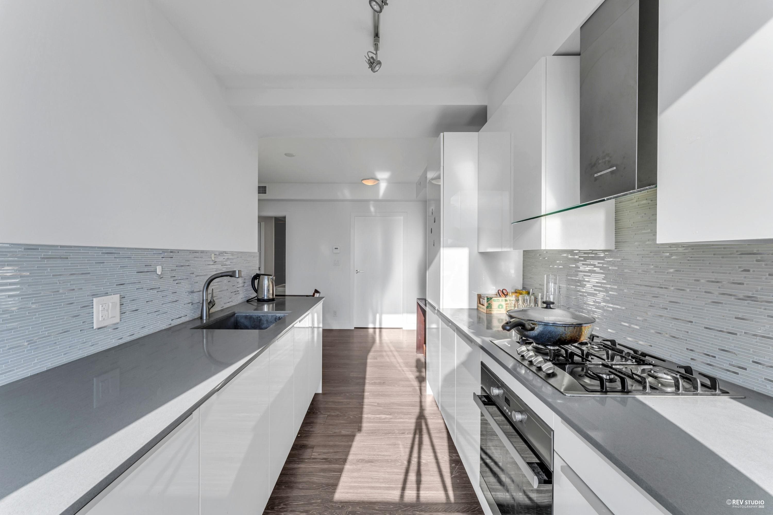 2206 - 1283 Howe Street, Vancouver, V6Z 0E3 — photo 3