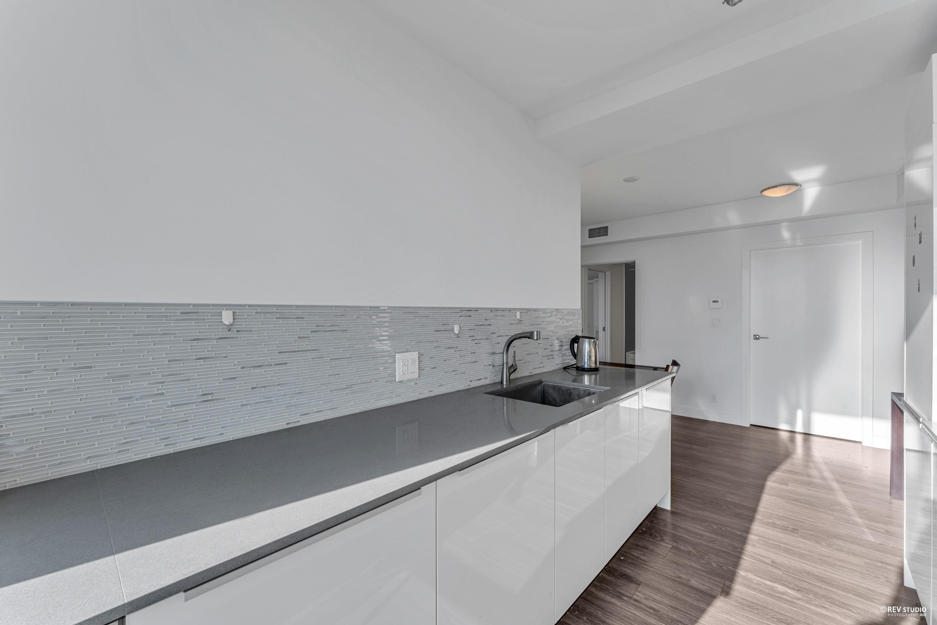 2206 - 1283 Howe Street, Vancouver, V6Z 0E3 — photo 4