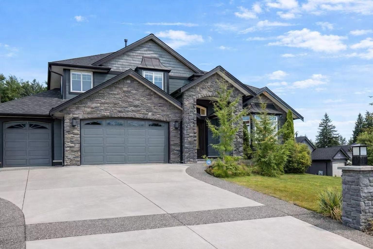 26500 124 Avenue, Maple Ridge, V2W 0E2 — photo 1
